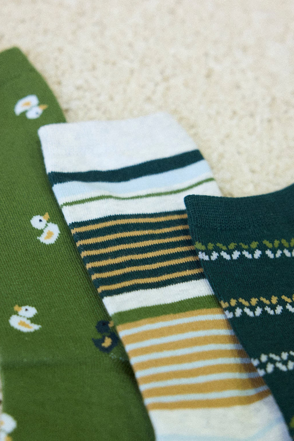 Pack 4 calcetines estampados gris y verde