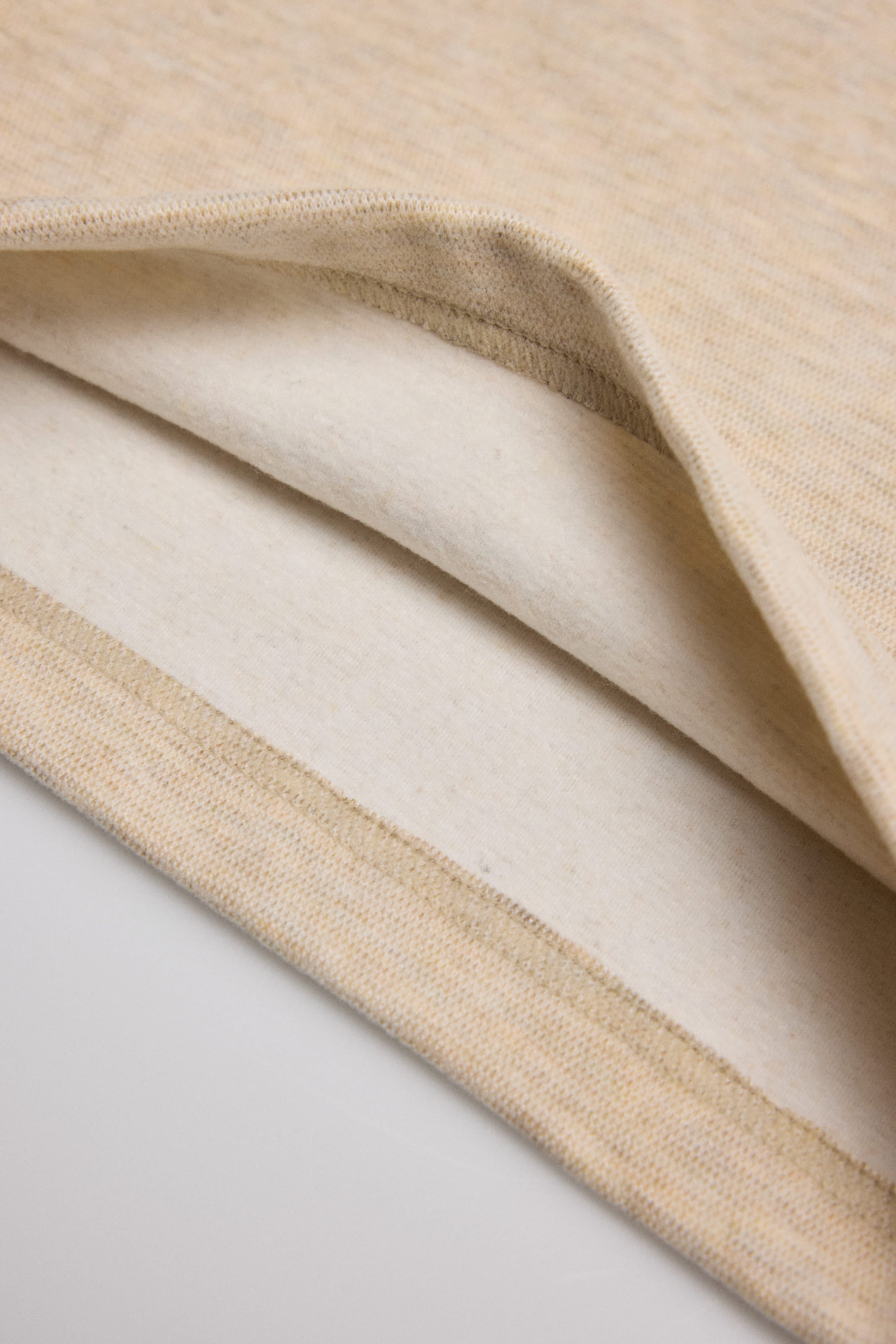 Pantalón extra cómodo recto beige