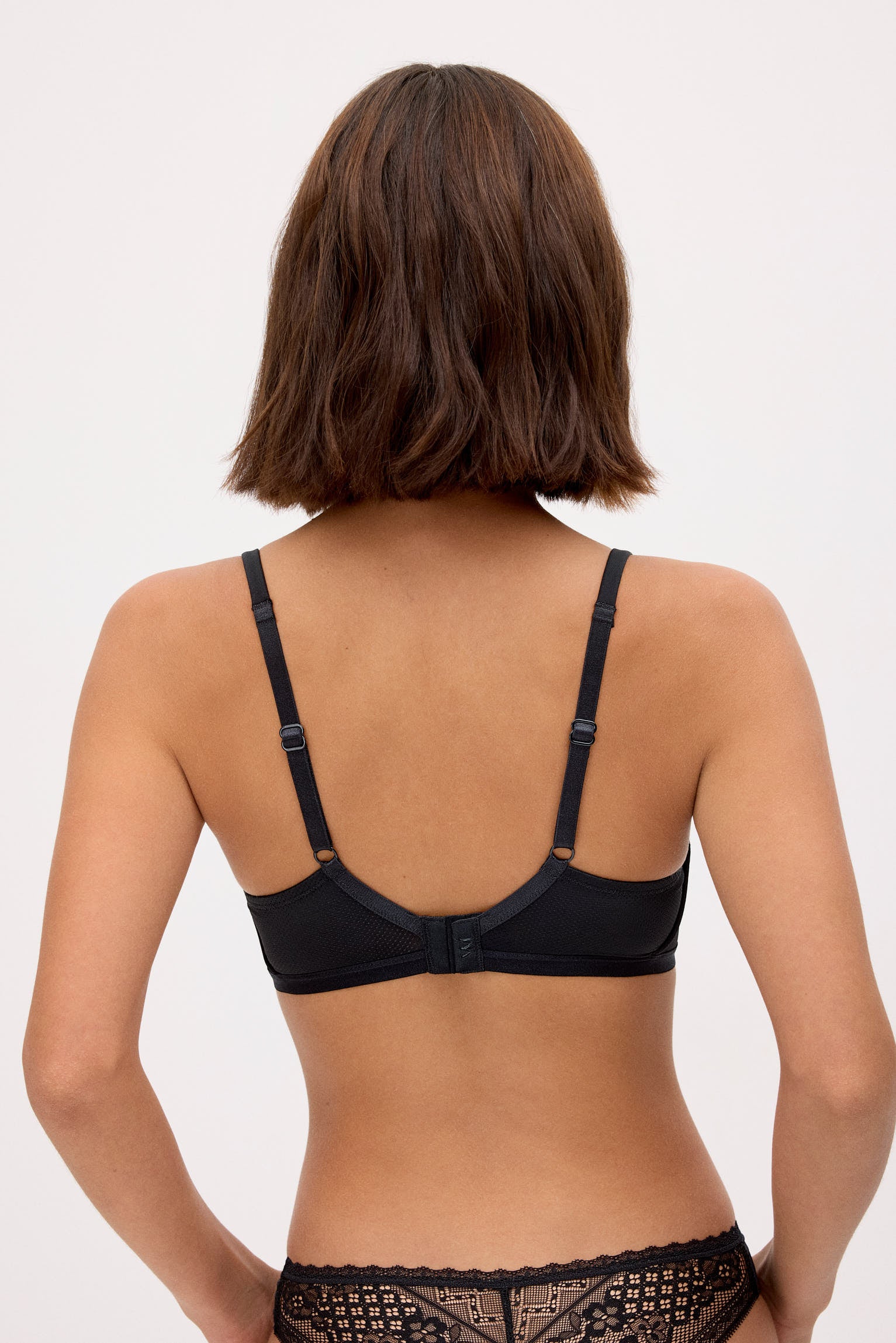 Sujetador sin aro con relleno negro - Ysabel Mora