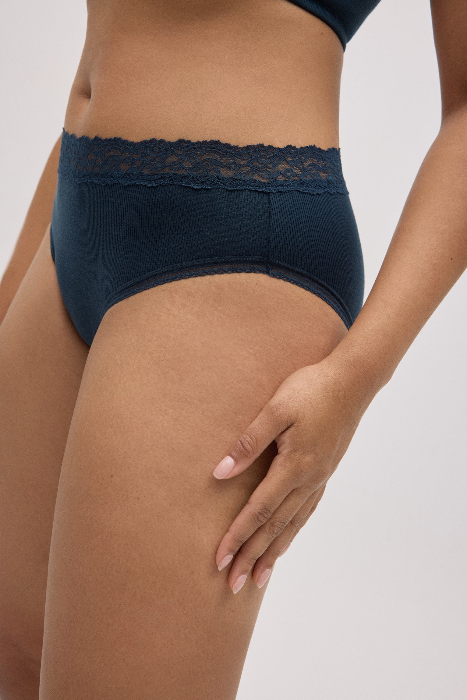 10765-4-braga-midi-canale-con-encaje-marino