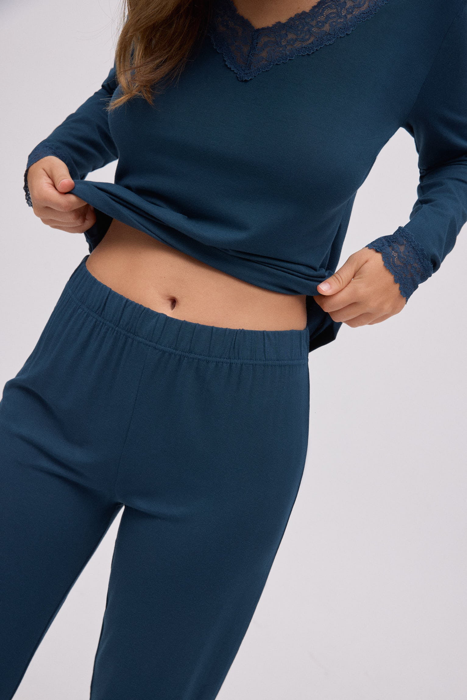 10766-3-pijama-largo-extra-suave-de-modal-jogger-marino