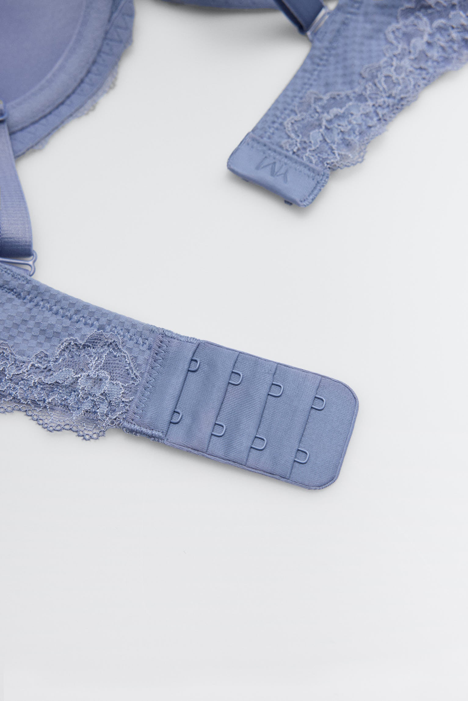 10768-8-sujetador-con-aro-con-relleno-con-encaje-azul