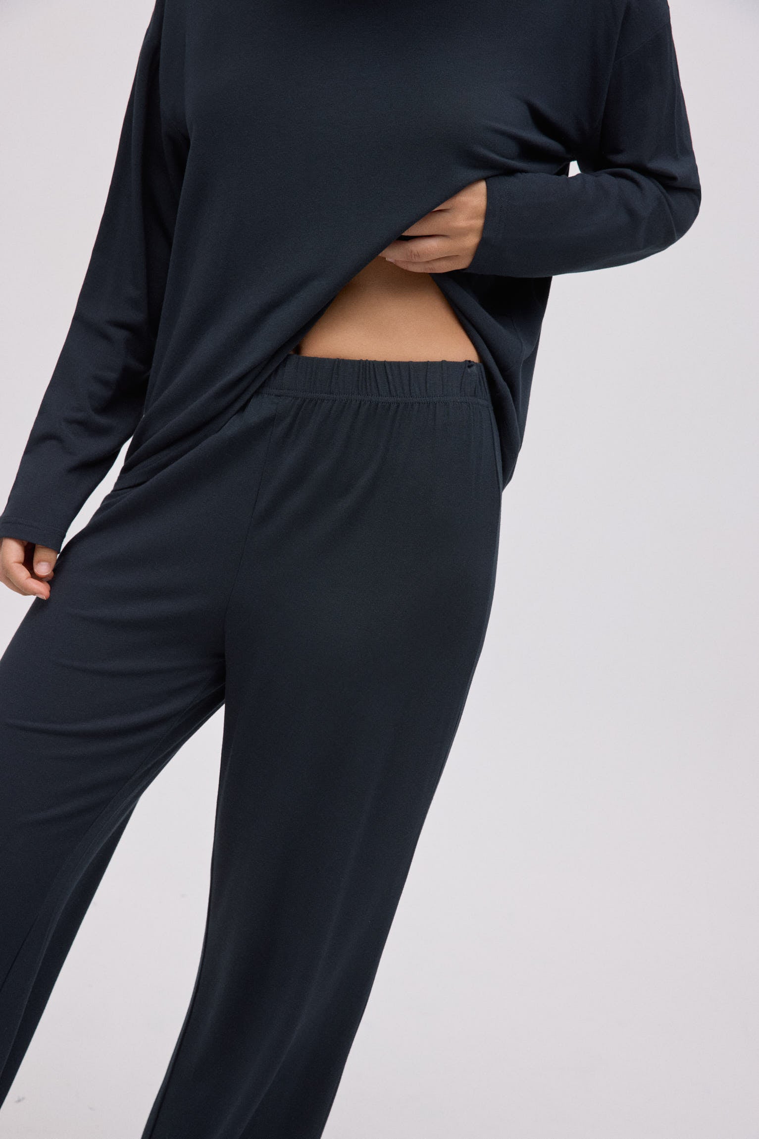 10773-2-pijama-largo-extra-suave-de-modal-ancho-negro