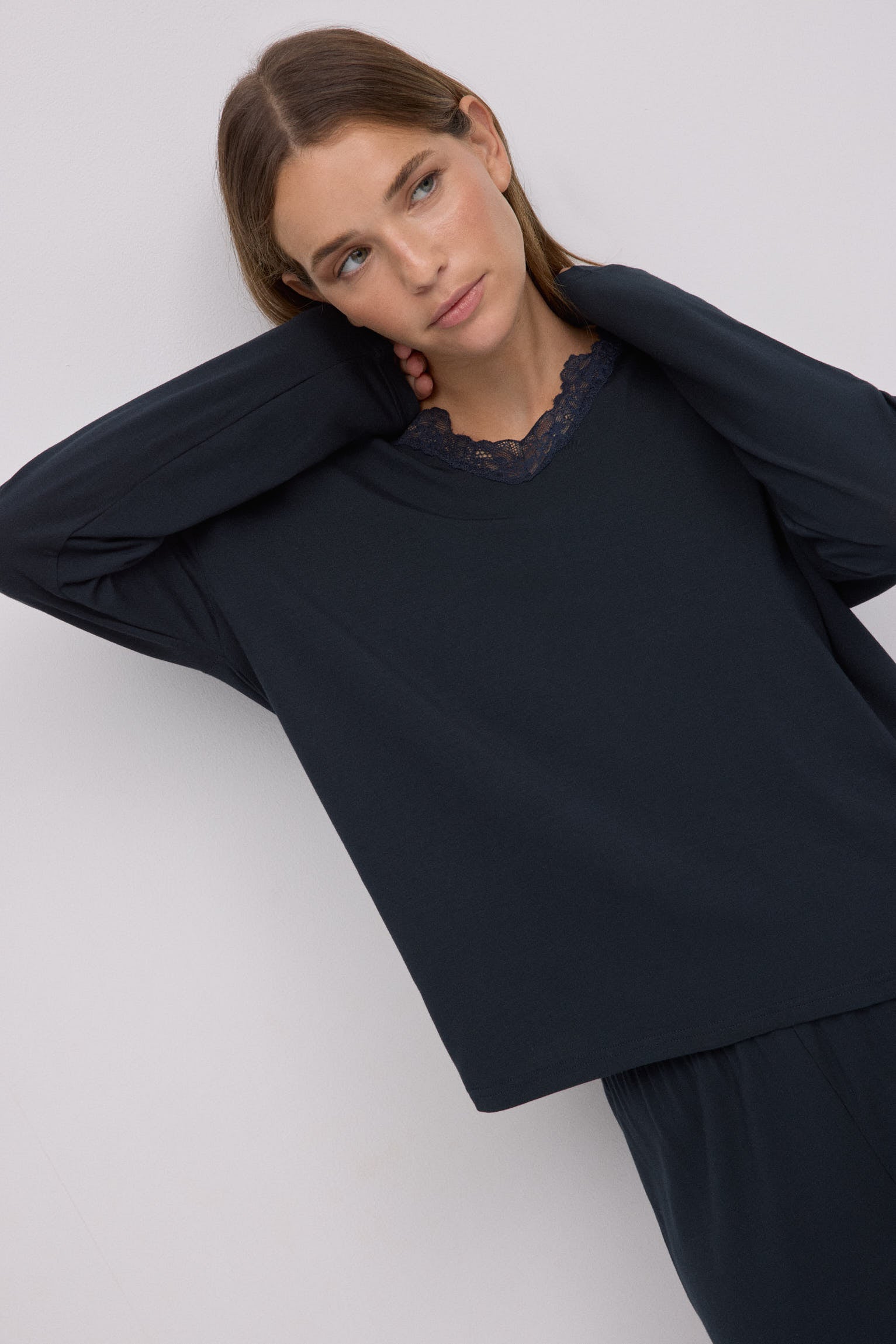 10773-4-pijama-largo-extra-suave-de-modal-ancho-negro