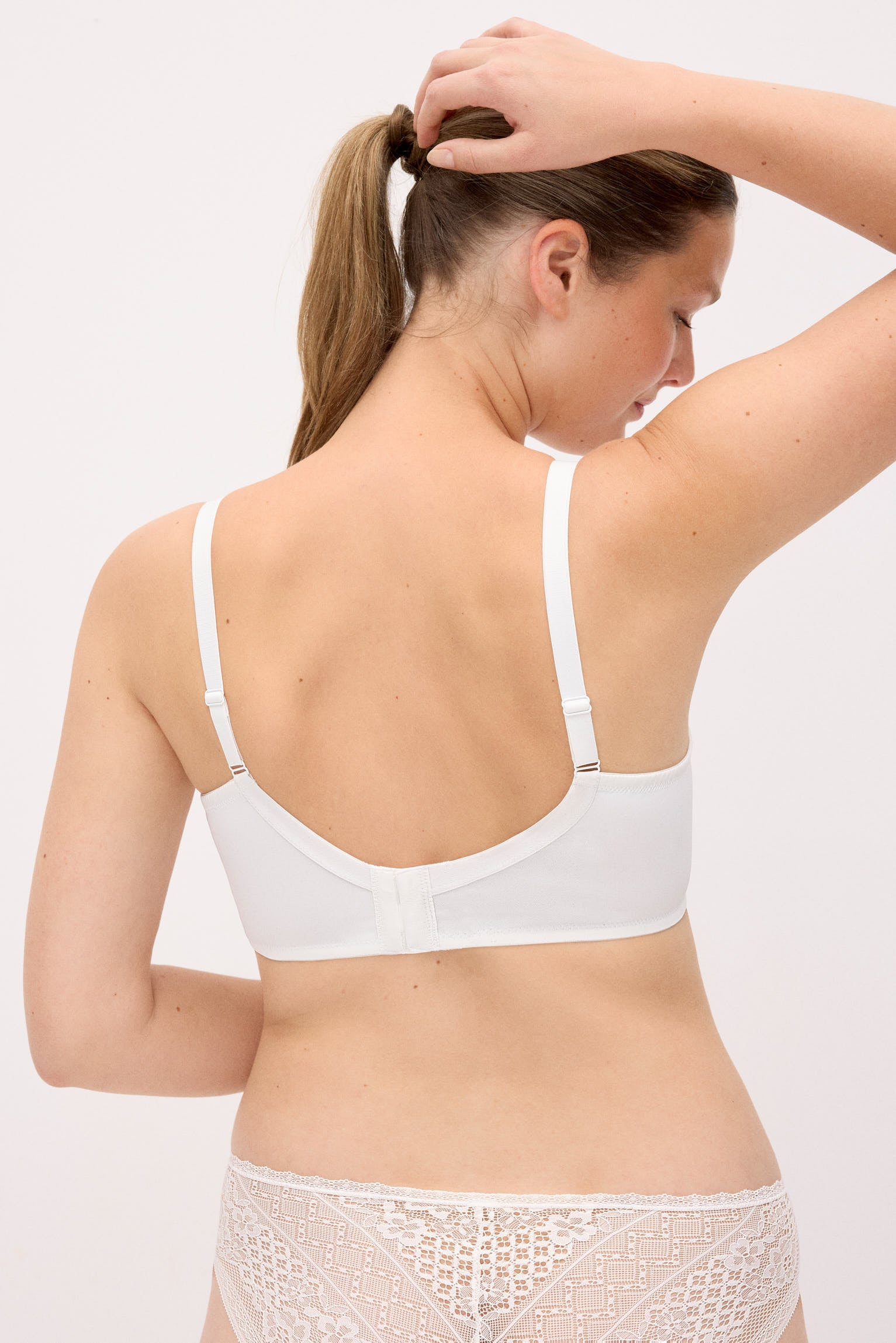 10830-2-sujetador-capacidad-con-aro-con-relleno-blanco-encaje-blanco-special-you-paula-echevarria