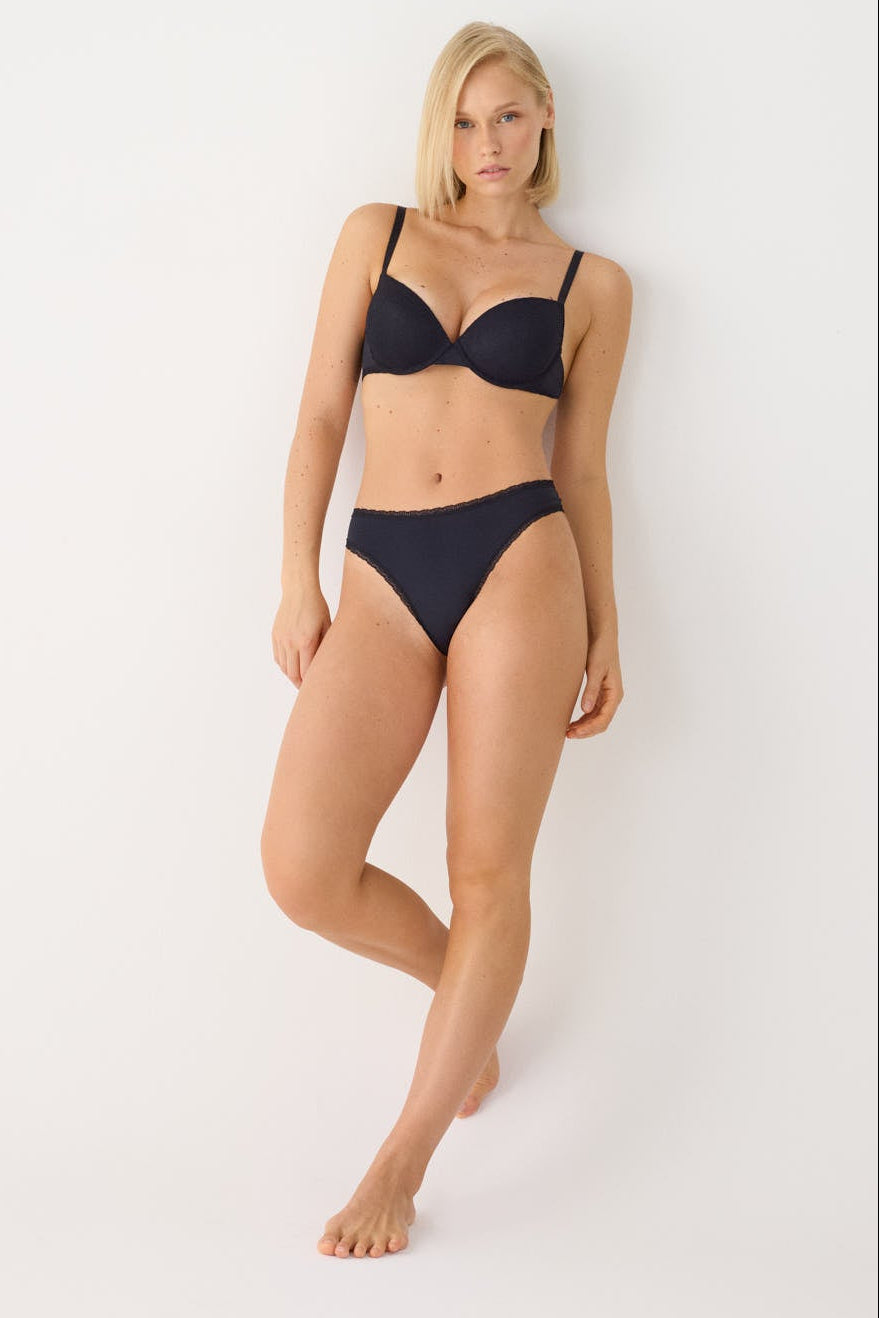 Conjunto sujetador push-up y tanga textura negro