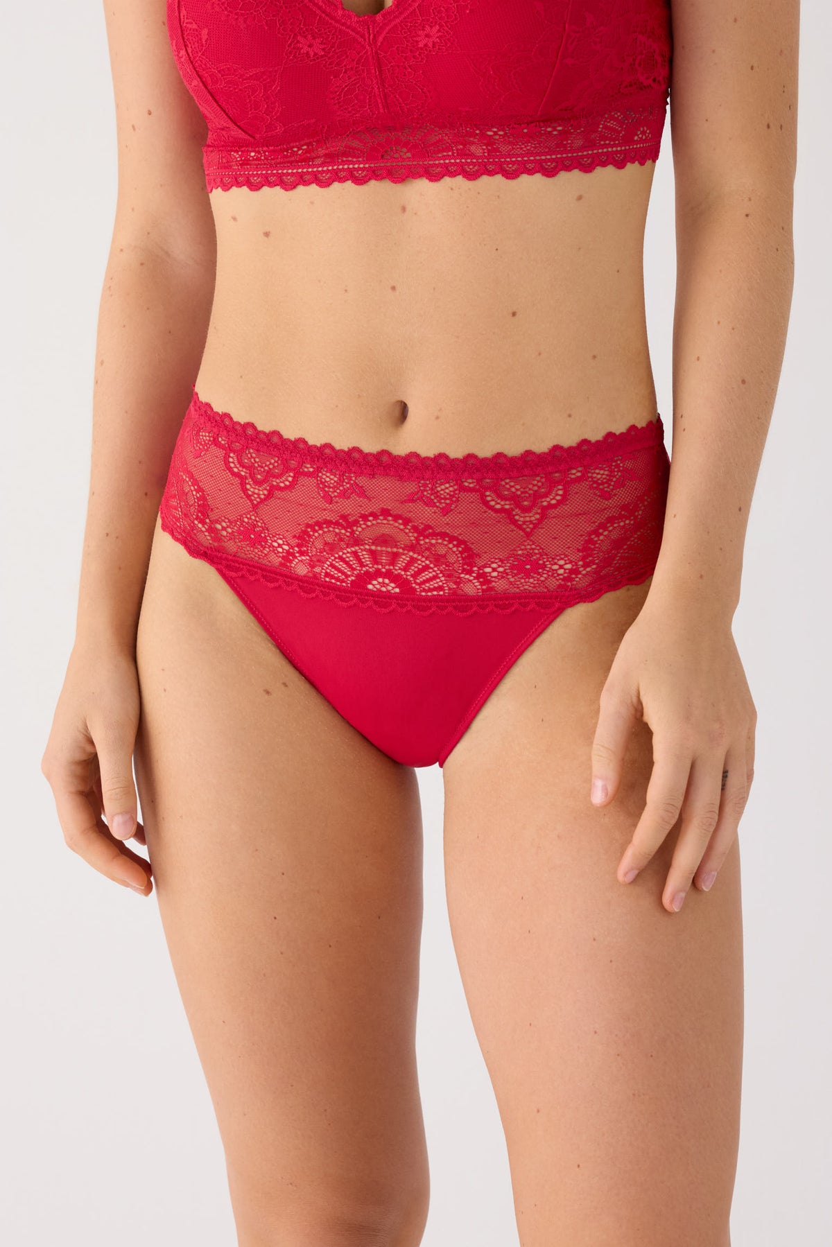 Braga midi encaje rojo