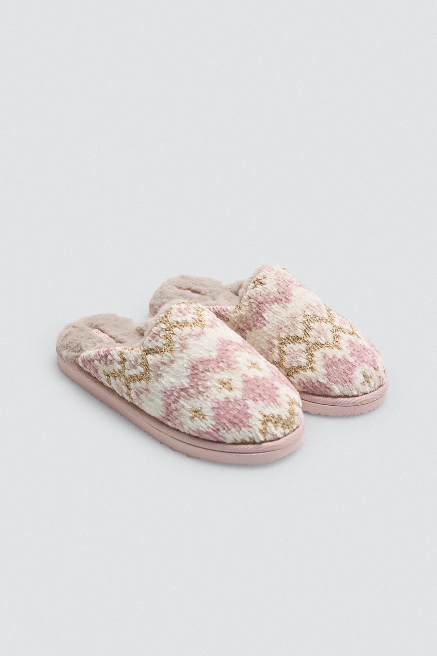 14146-1-zapatillas-casa-estampado-etnico-rosa
