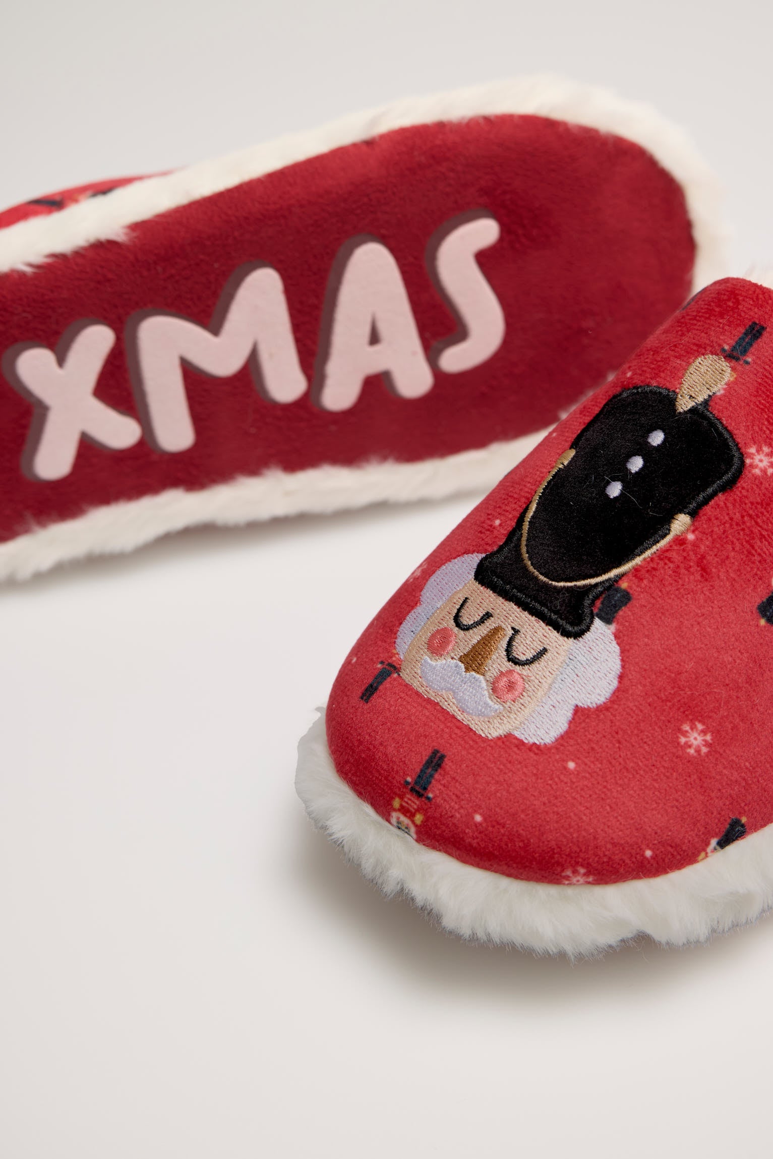 14170-5-zapatillas-casa-mujer-navidad-cascanueces-ysabel-mora