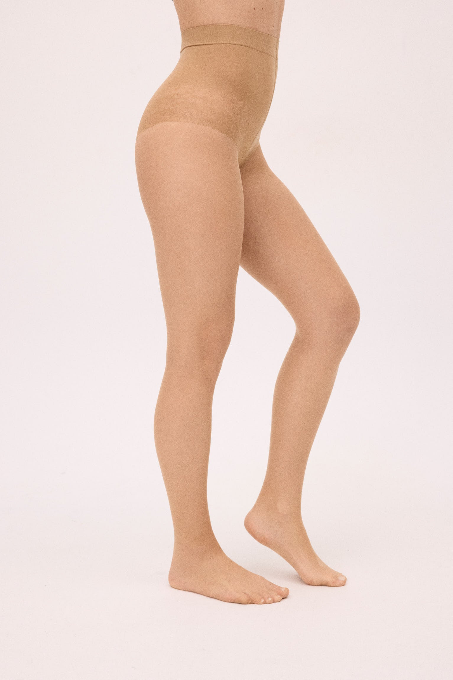 Panty reductor irrompible 10 denier natural