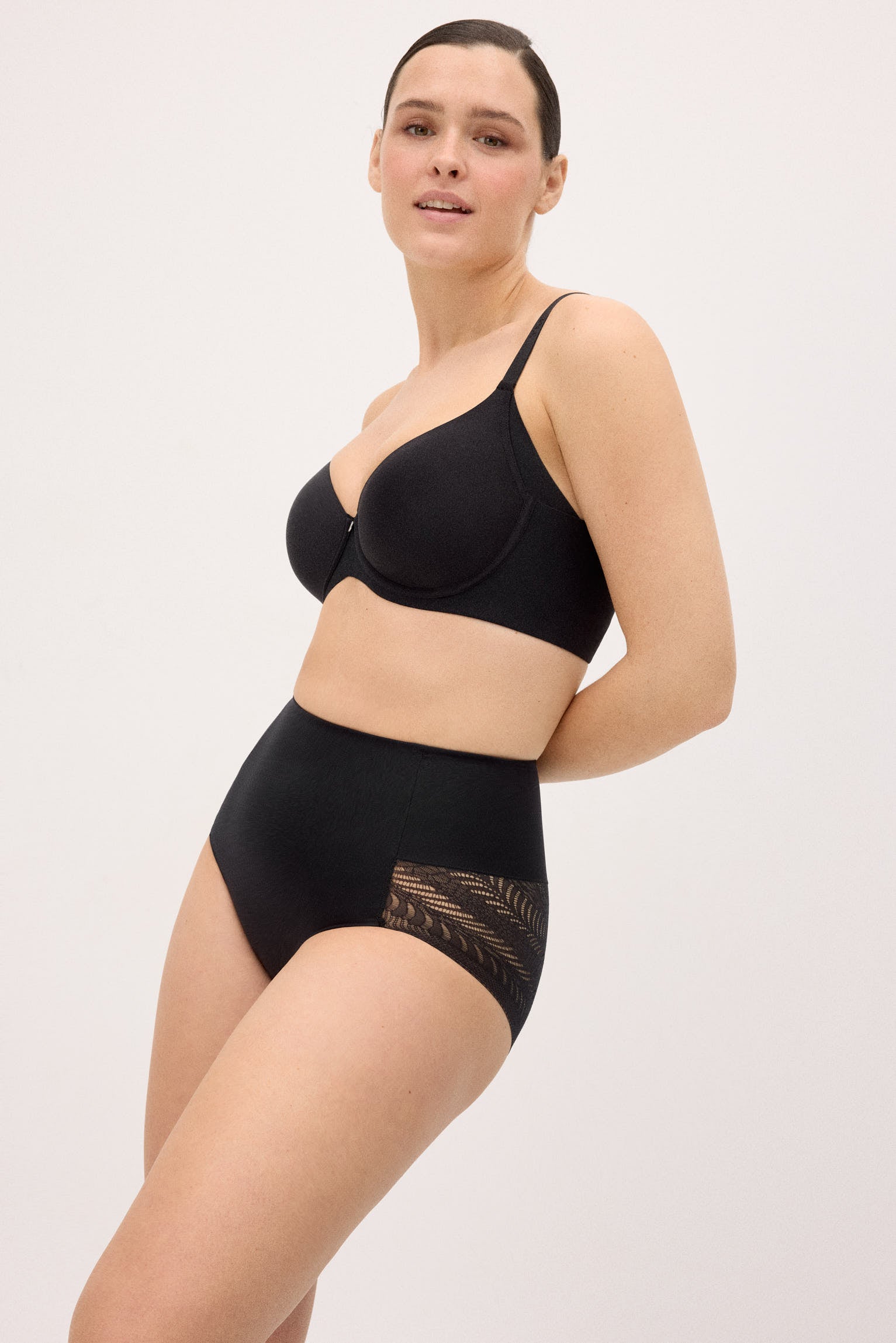 shapewear-fantasia-baga-reductora-compresion-media-encaje-negro-ysabel-mora