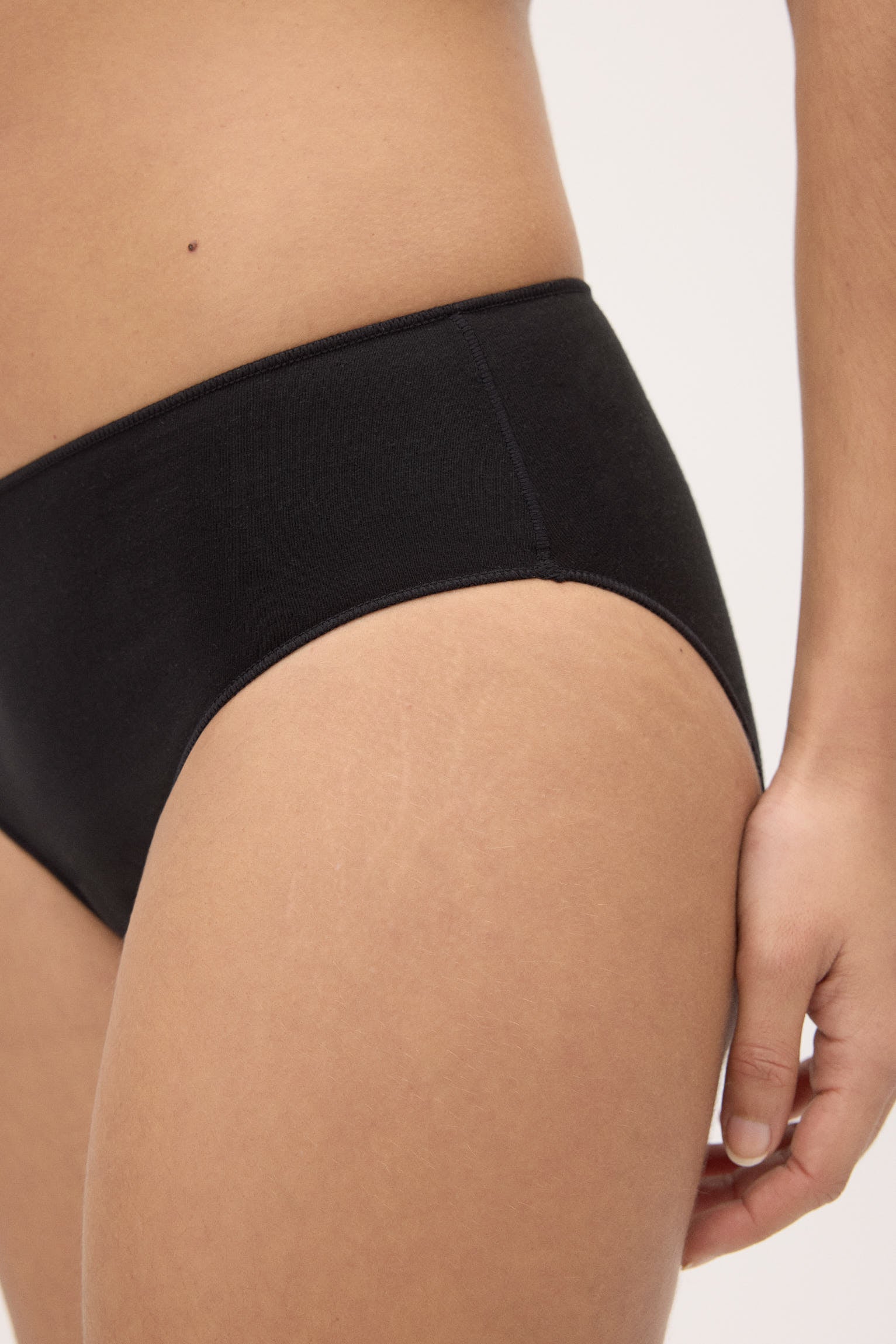 braga-midi-algodon-negra-mujer-ysabel-mora