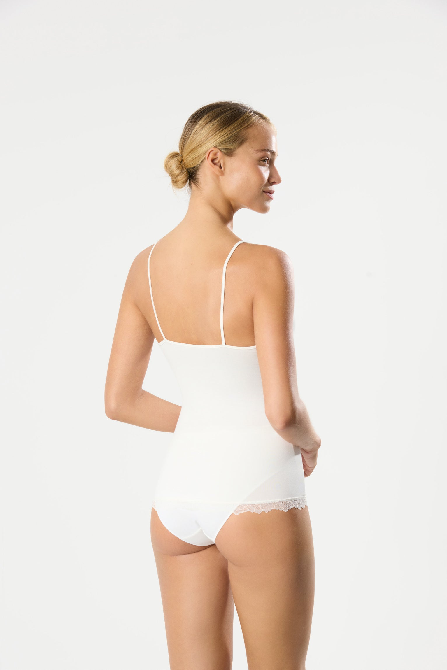 Camiseta interior tirantes bambú marfil