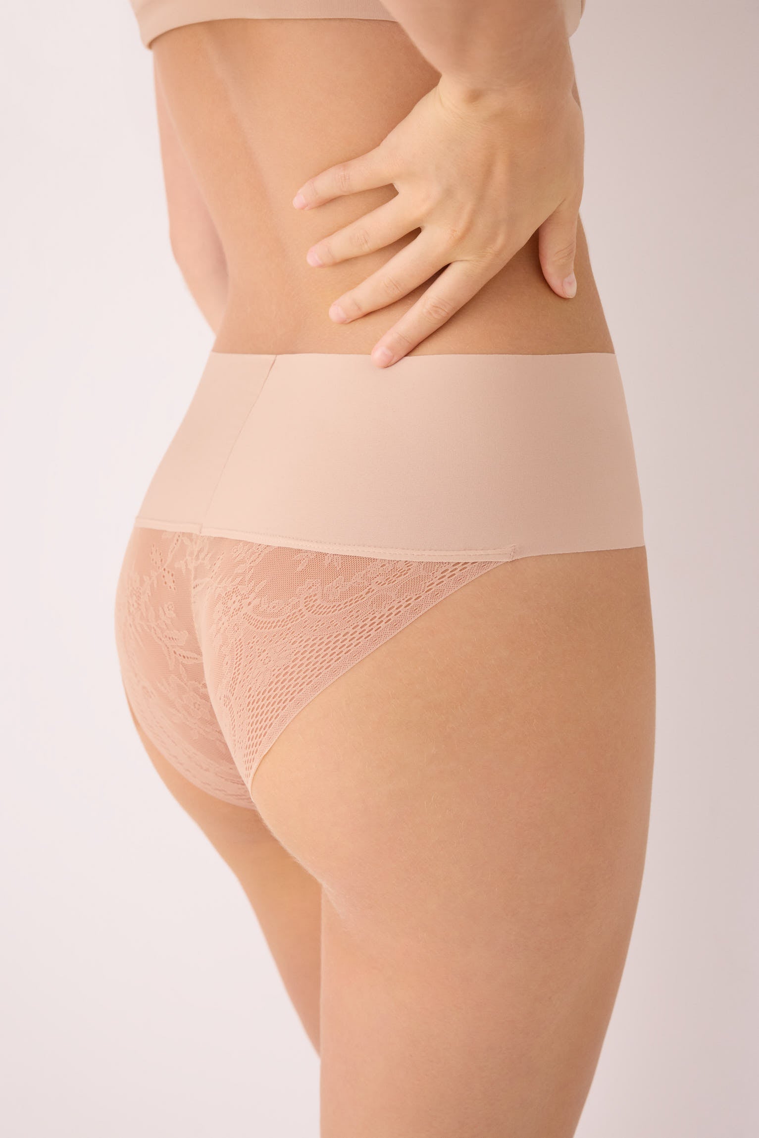 PREVENTA Braga midi contorno láser nude