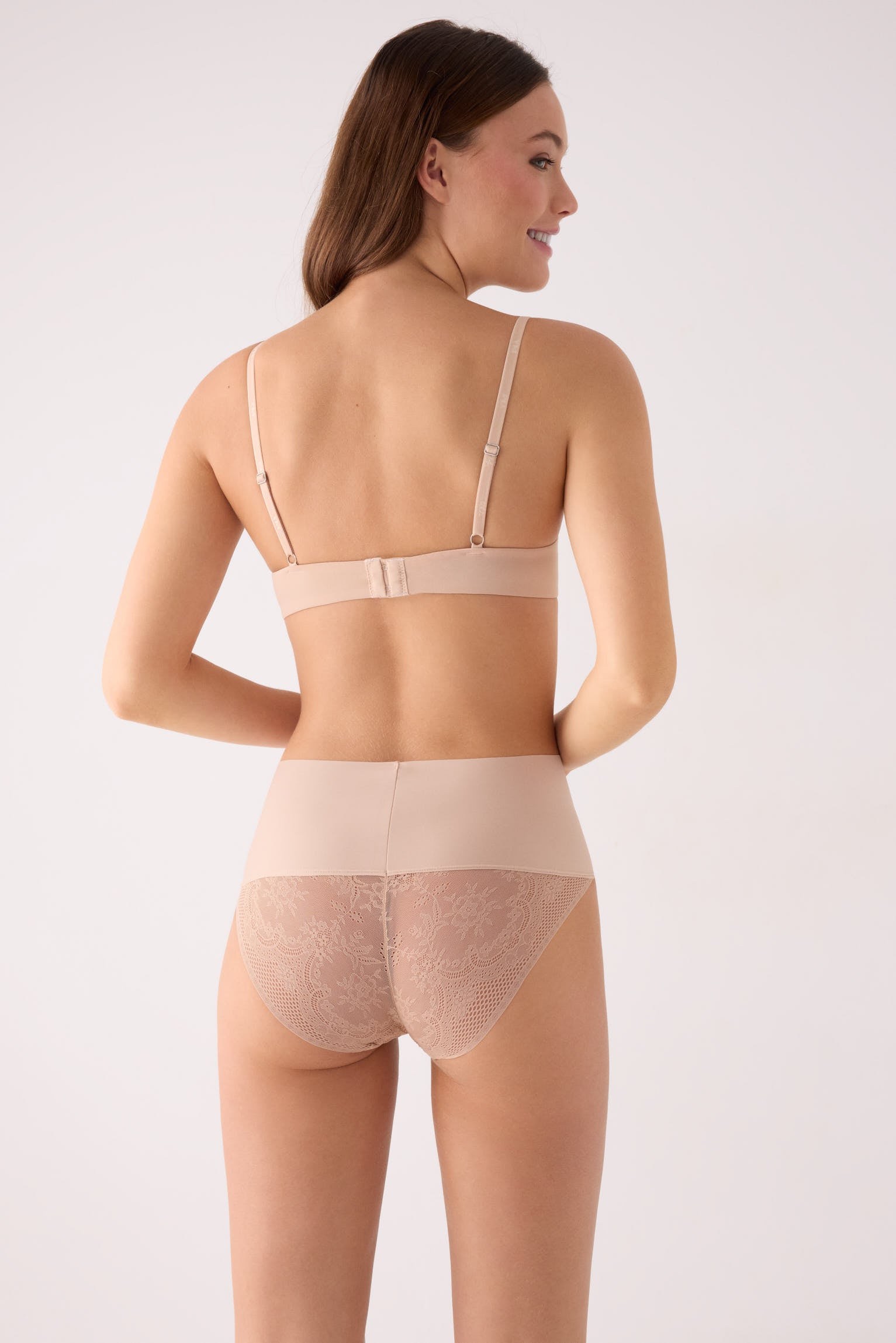 PREVENTA Braga alta contorno láser nude