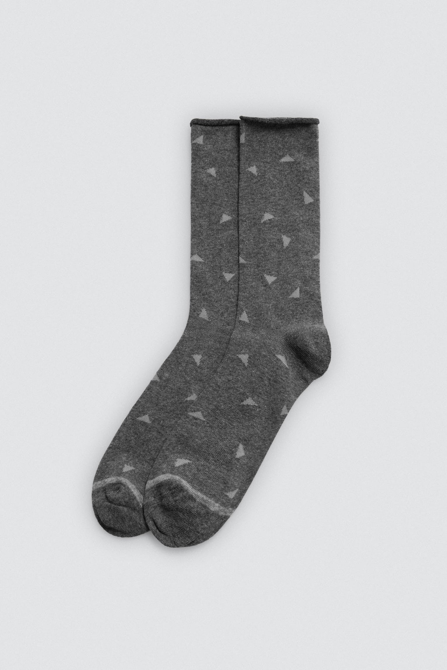 22945-8-pack-6-calcetines-altos-sin-puno-estampados