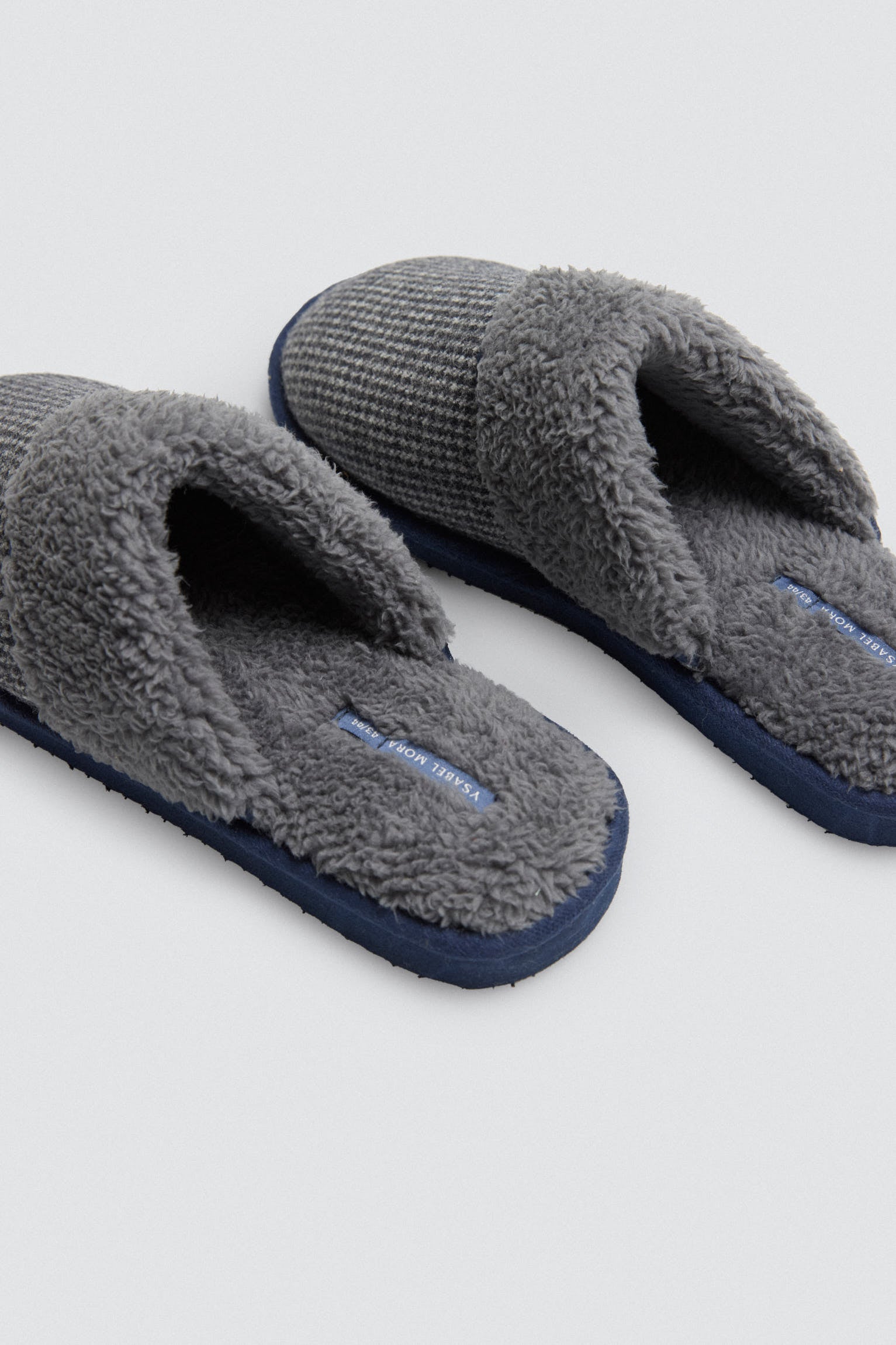 24079-4-zapatillas-de-casa-con-borreguito