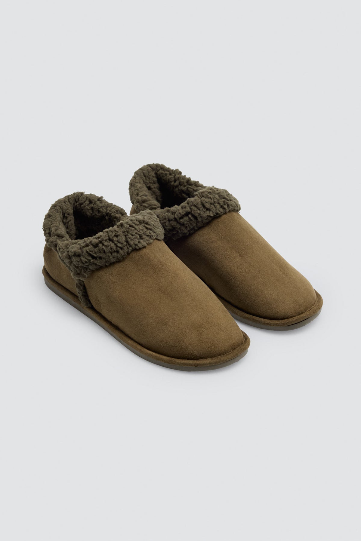 Botas de casa con borreguito verde