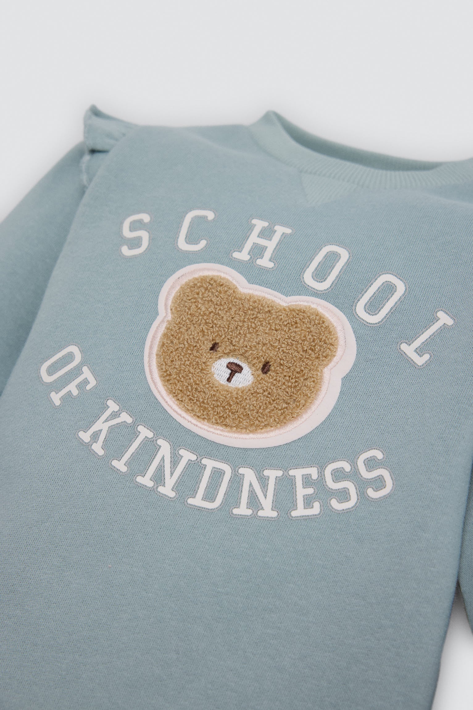 Conjunto bebé sudadera con volantes y pantalón detalle oso texturizado - Ysabel Mora