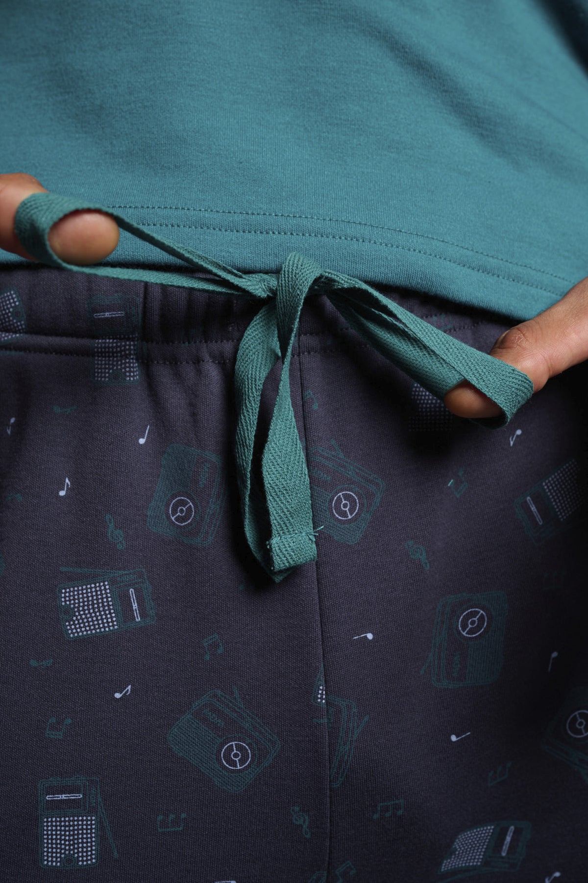 Pijama largo de hombre afelpado con estampado radio