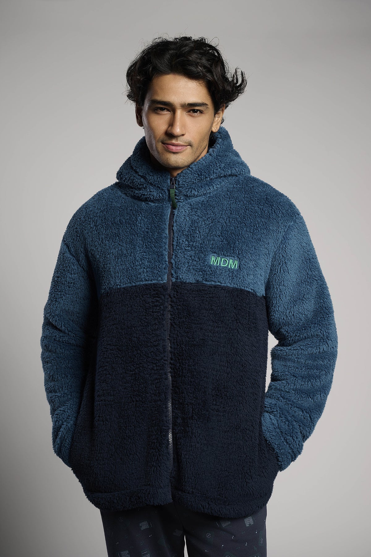 Bata corta polar borreguito hombre cierre cremallera capucha bicolor