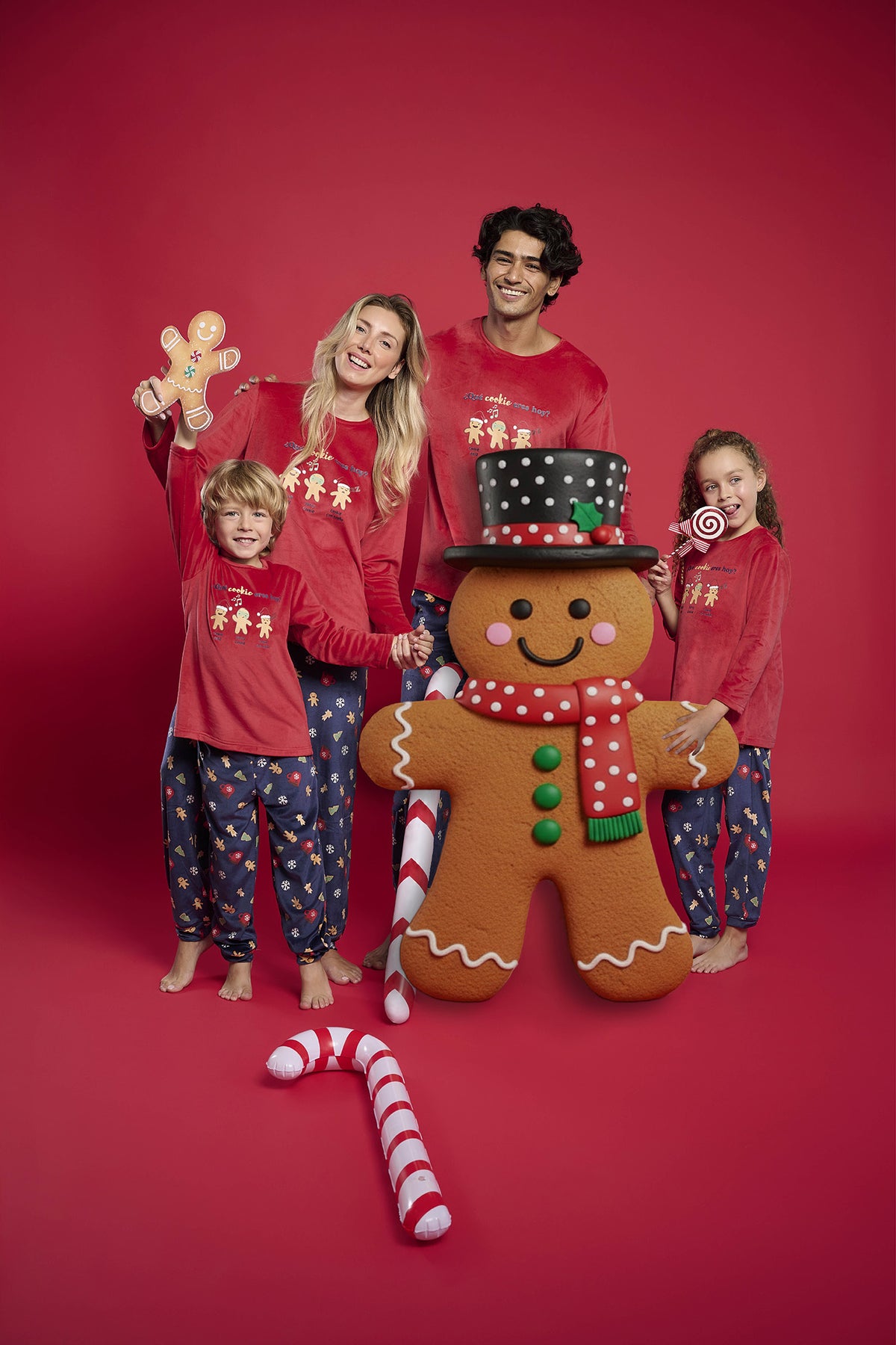 Pijama largo terciopelo hombre navidad estampado galletas de jengibre