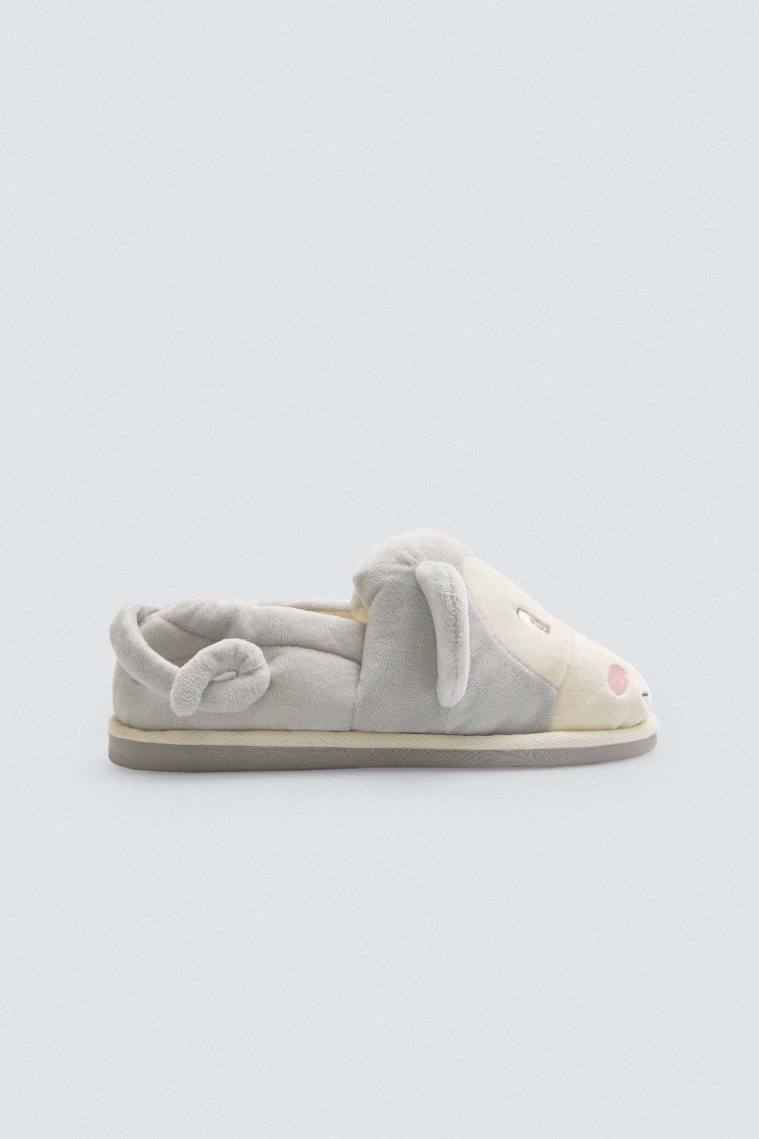 34038-1-zapatillas-de-casa-infantiles-mono-y-orejas-3d