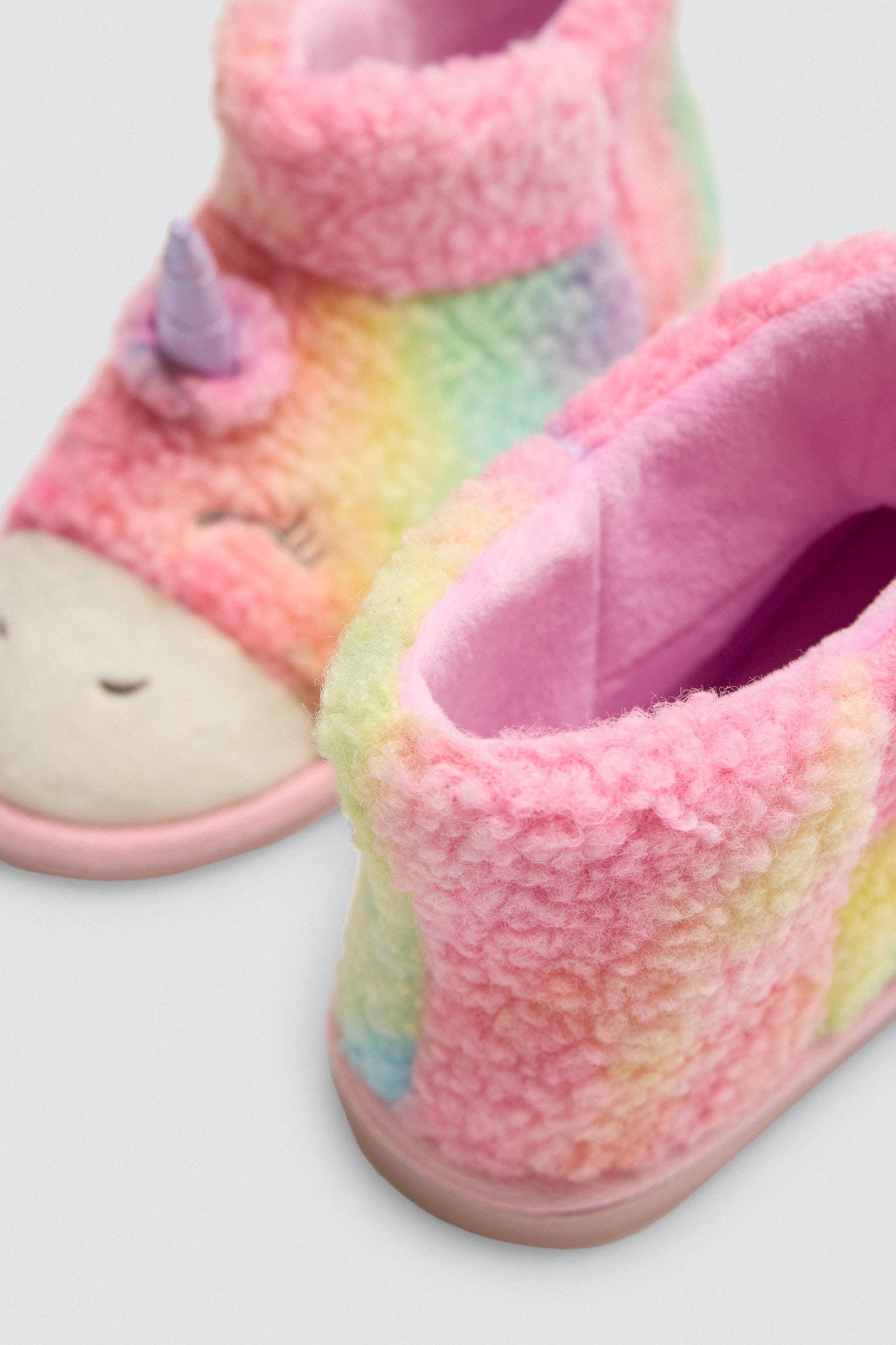 34040-4-zapatillas-de-casa-infantil-unicornio-detalles-3d