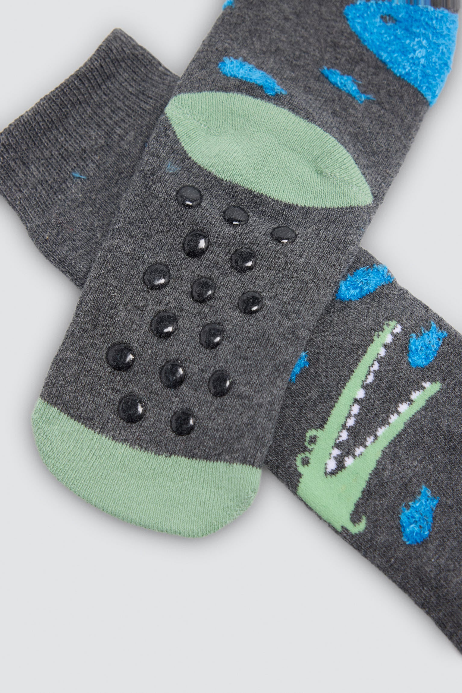Pack 3 calcetines niño térmicos antideslizantes estampado cocodrilos y tiburones