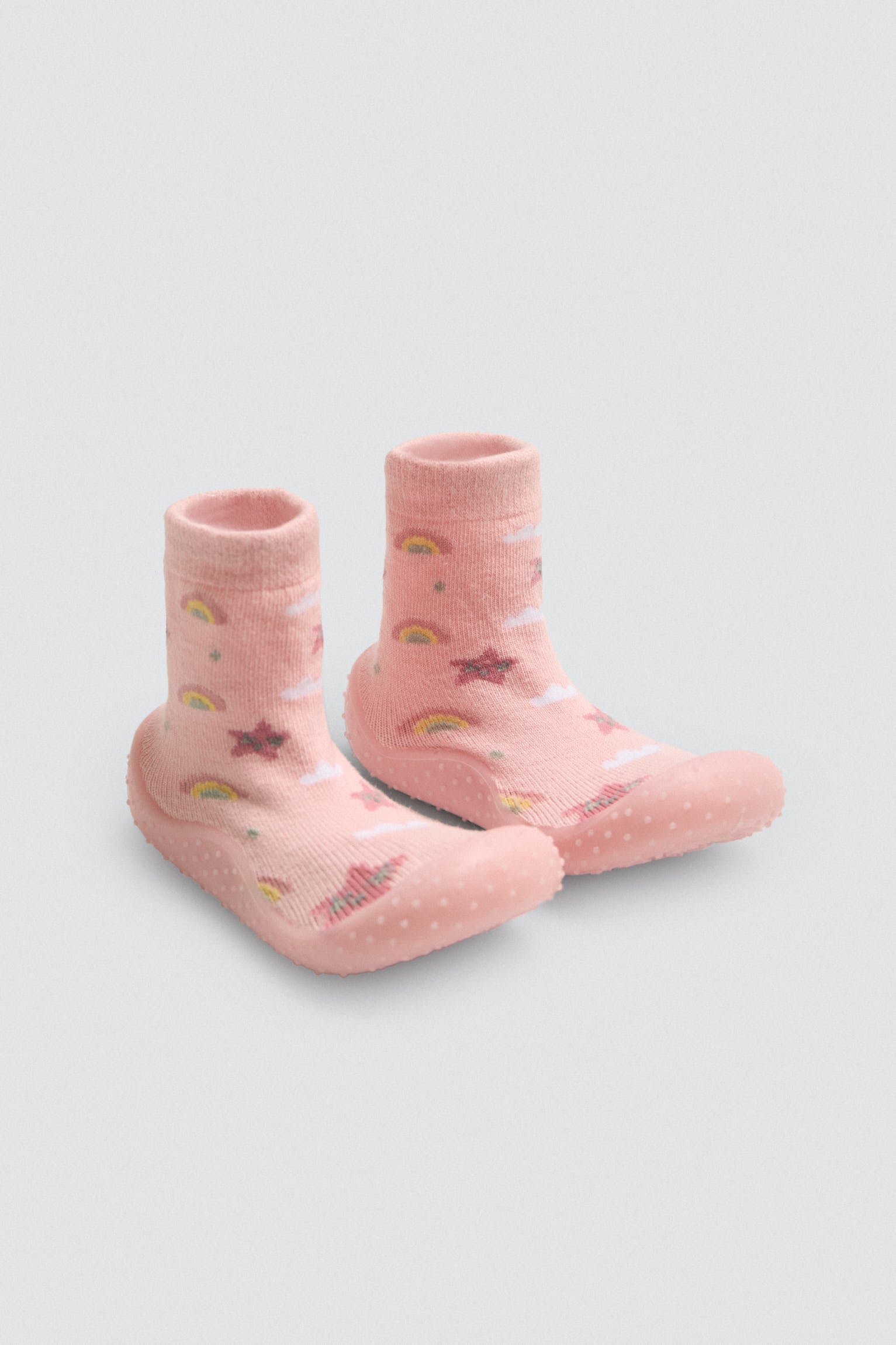 54038-2-zapatilla-calcetin-estampado-arcoiris-y-estrellas