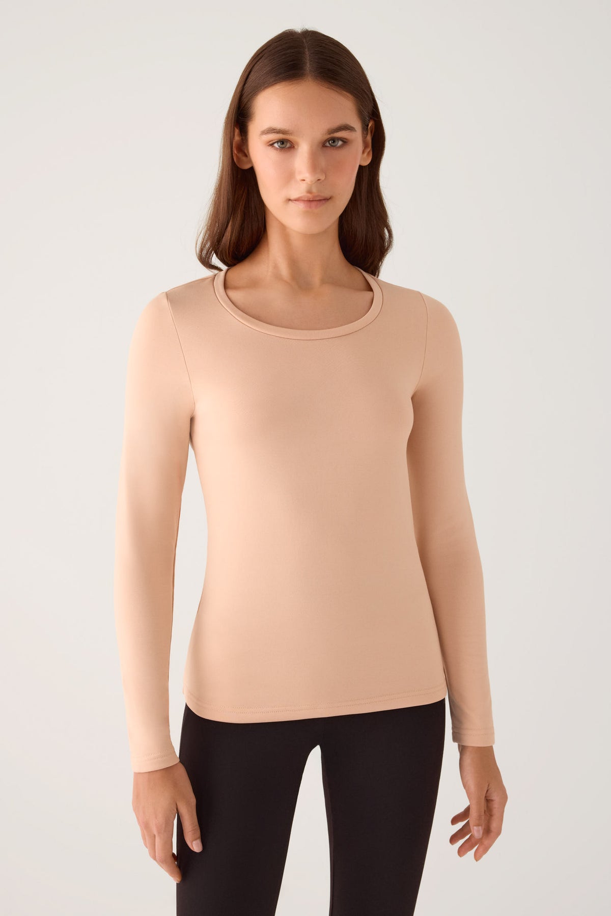 TÉRMICO Camiseta mujer manga larga cuello redondo nude