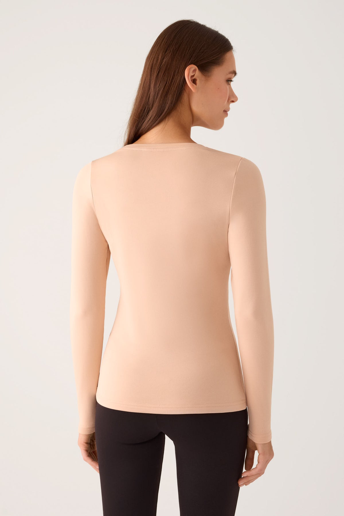 TÉRMICO Camiseta mujer manga larga cuello redondo nude