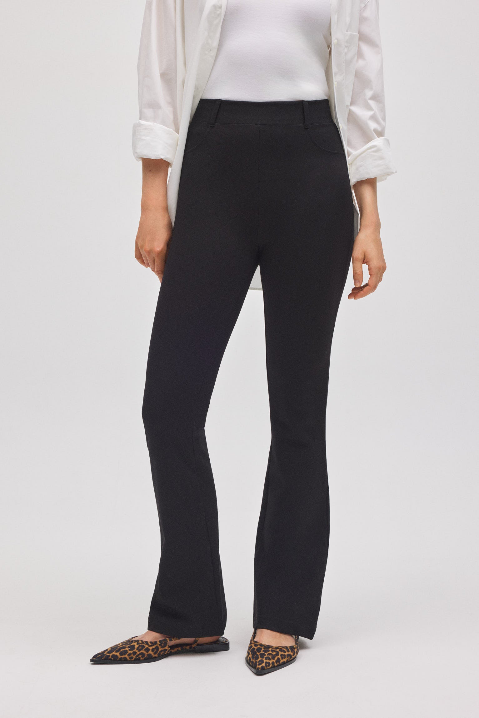 70438-2-pantalon-elastico-moldeador-flare-negro-ysabel-mora