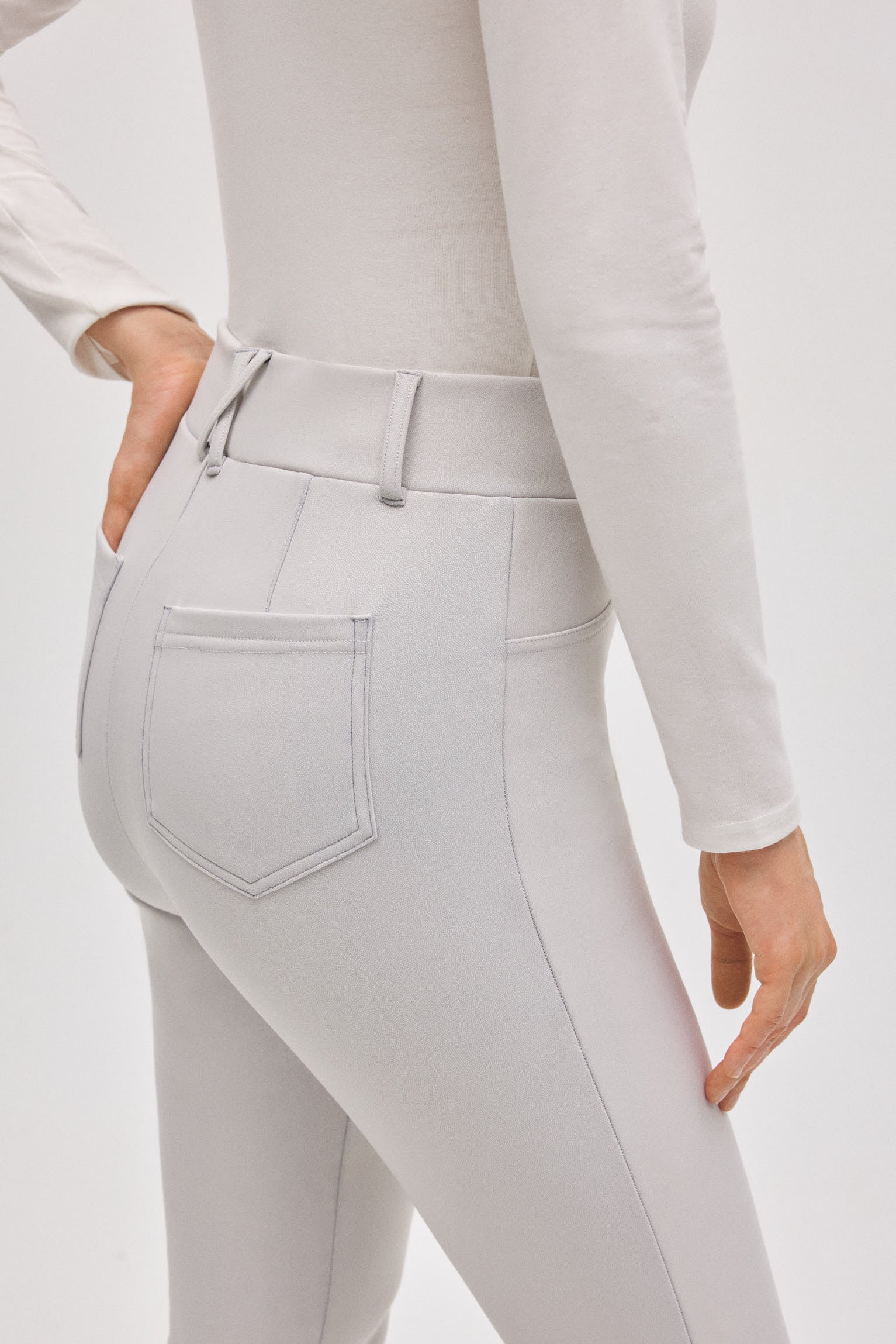70442-6-pantalon-termico-elastico-efecto-piel-skinny-marfil-ysabel-mora