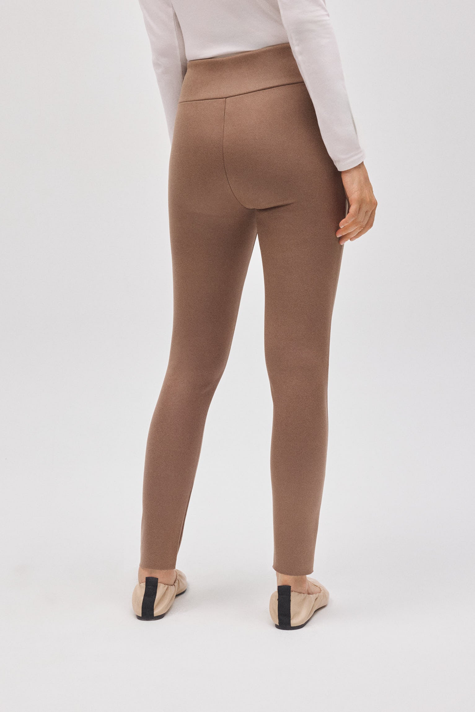 70449-3-leggings-efecto-metalizado-marron-ysabel-mora