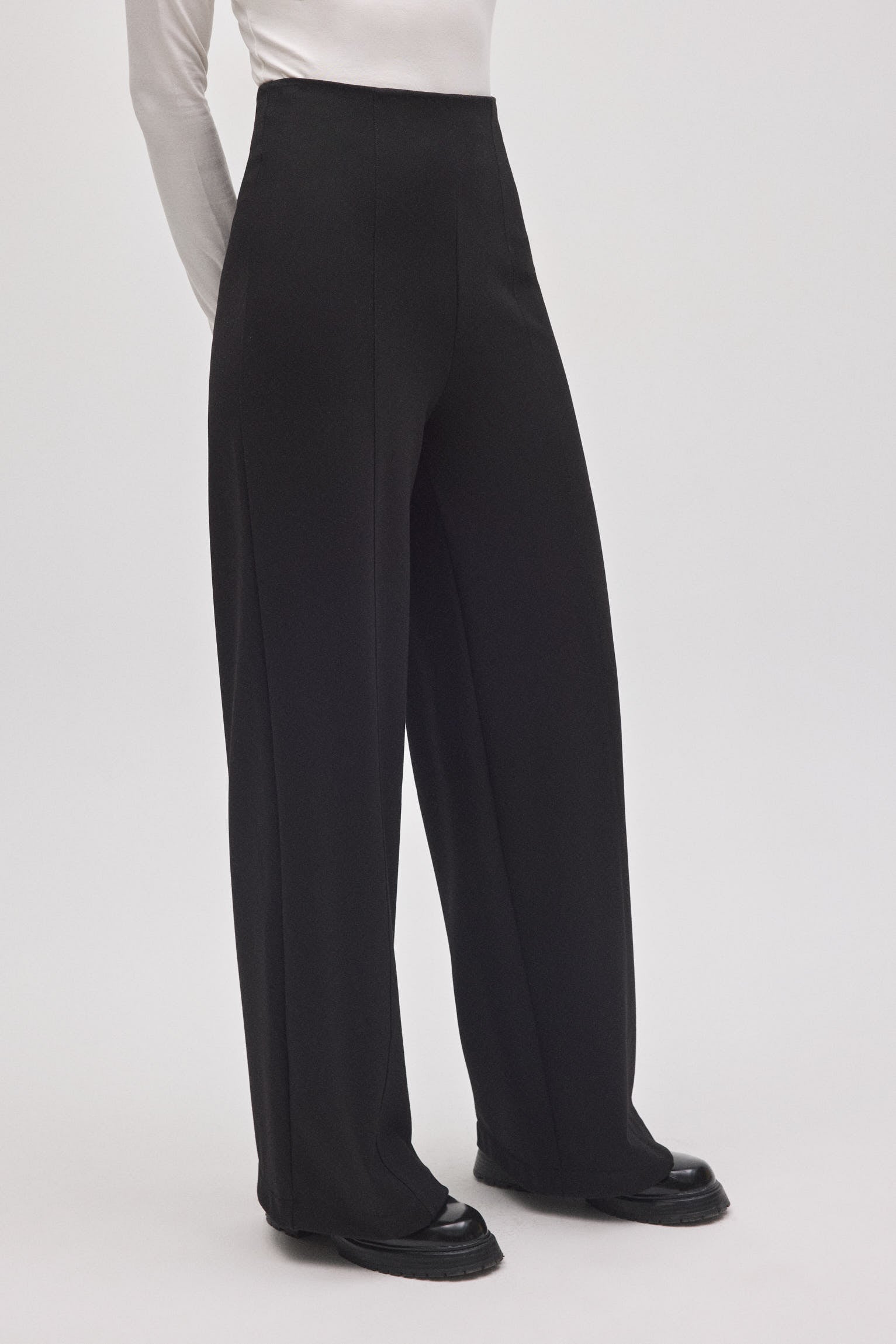 70453-2-pantalon-de-vestir-wide-negro-ysabel-mora