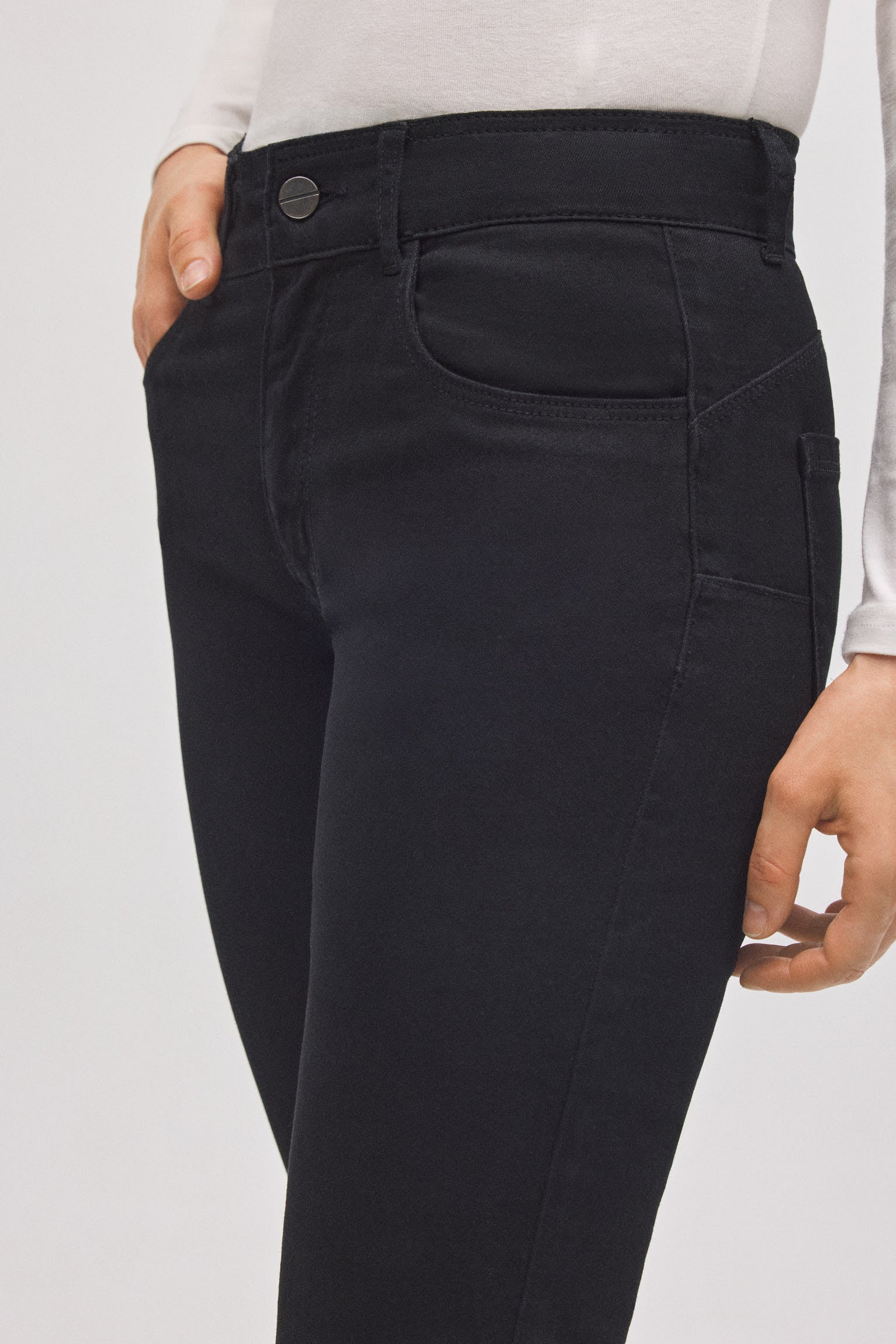 70460-4-pantalones-vaqueros-efecto-push-up-slim-negro-ysabel-mora