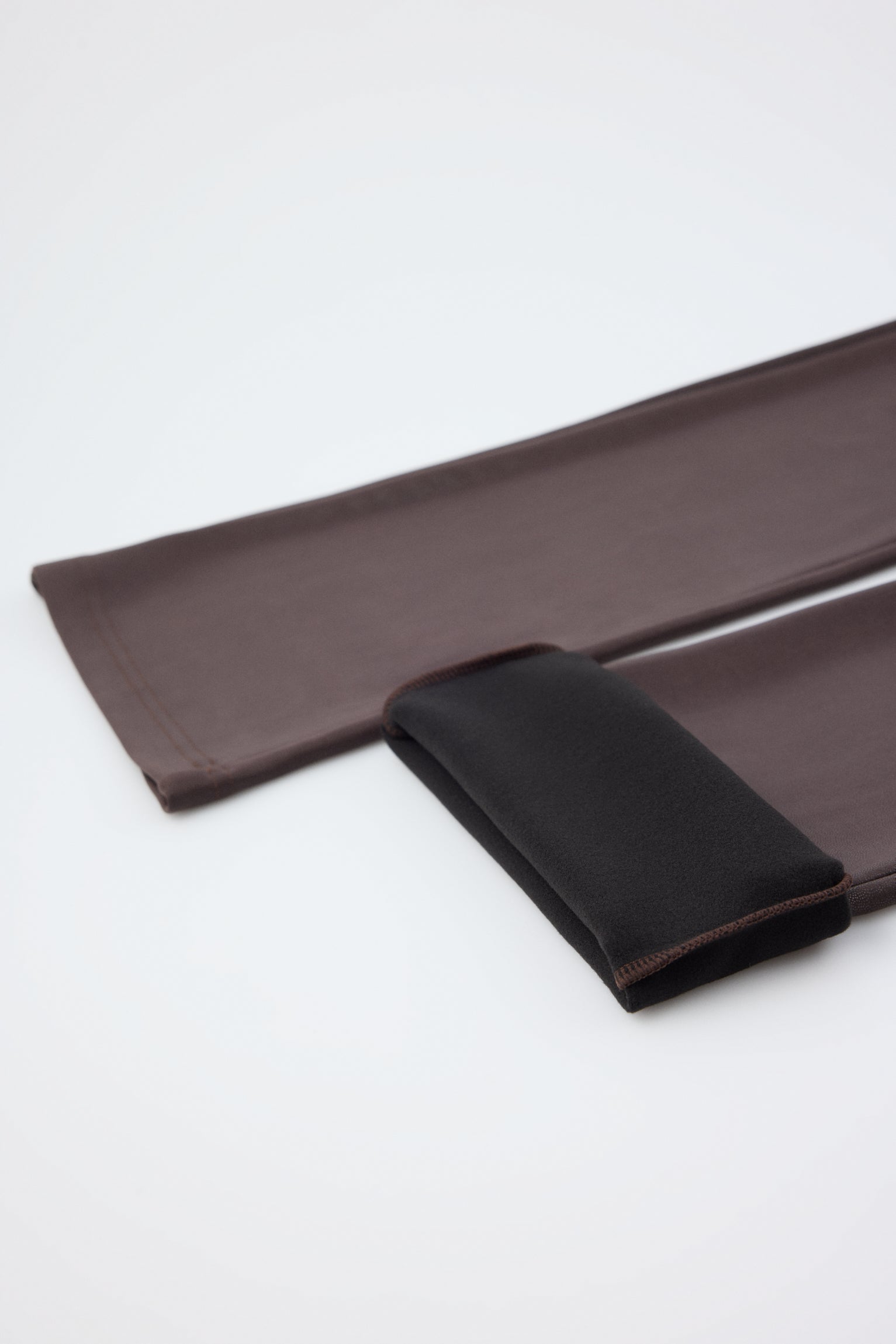 TÉRMICO Leggings efecto piel acampanados marrón chocolate