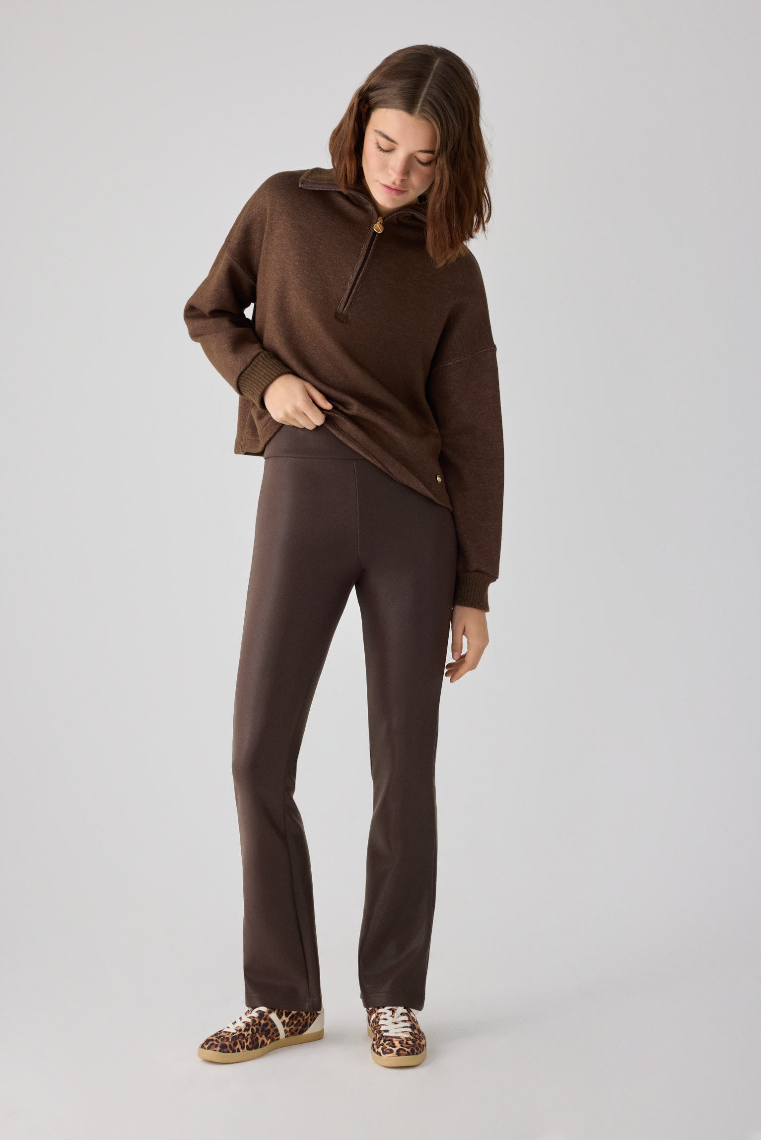 70466-dark-chocolate-leggings-mujer-termico-acampanados-efecto-piel-marron-chocolate