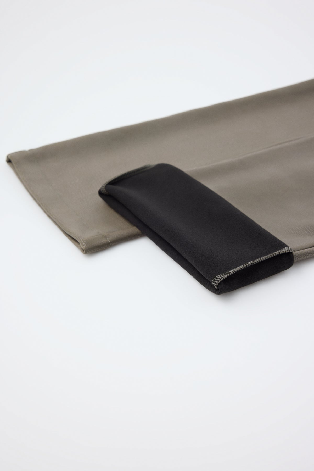 TÉRMICO Pantalones efecto piel acampanados push-up verde oliva