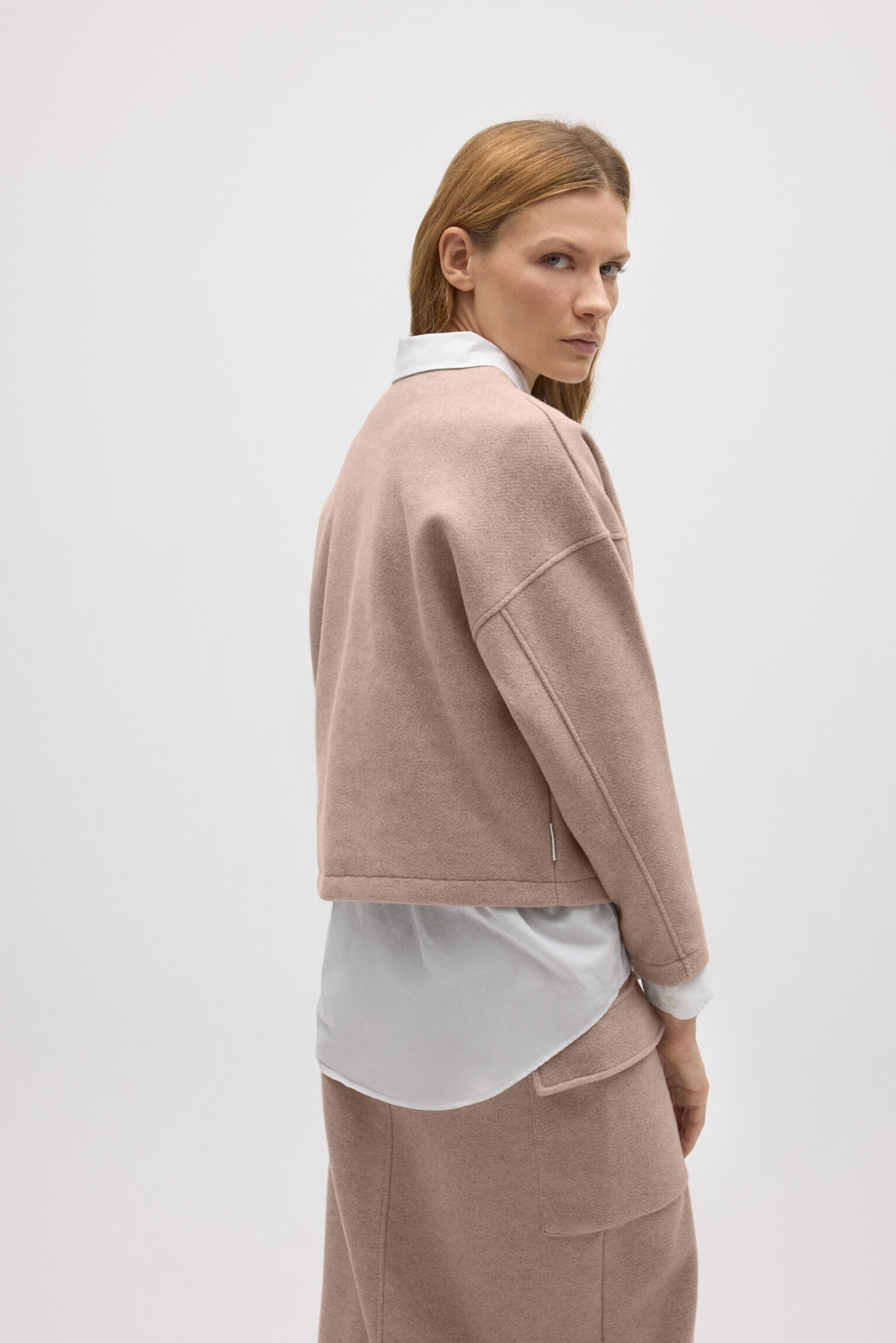 70663-4-jersey-calido-estructura-cuello-redondo-marron