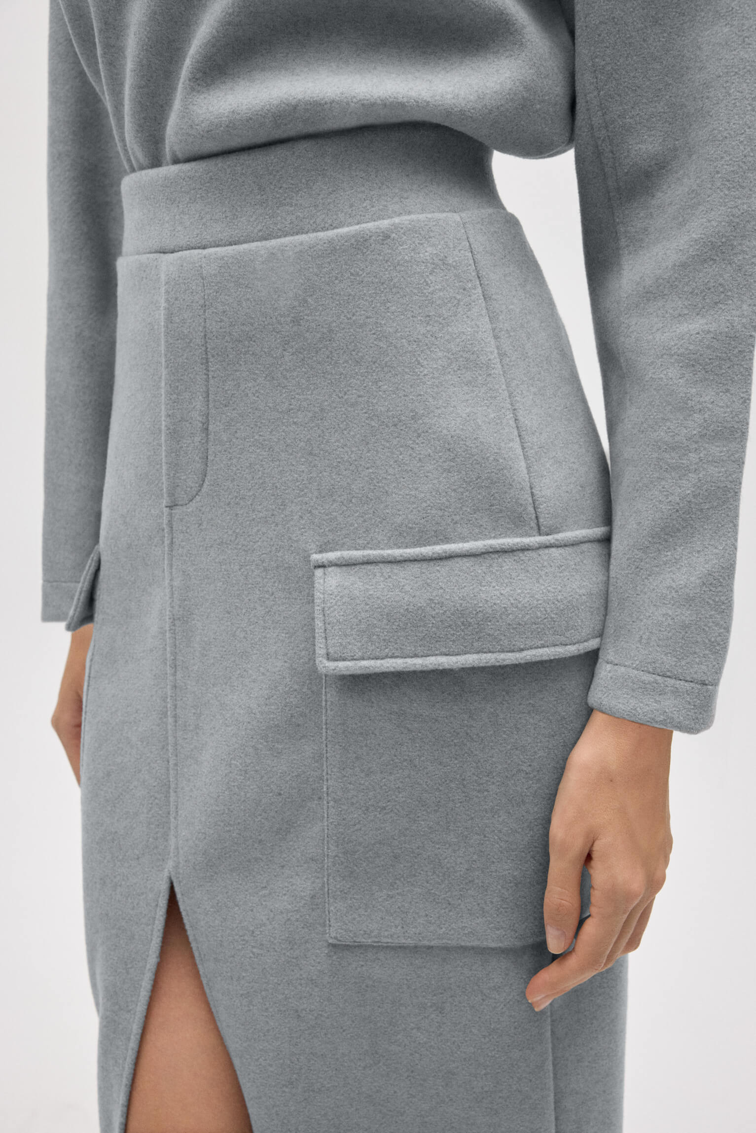 70664-3-falda-midi-calida-estilo-cargo-gris