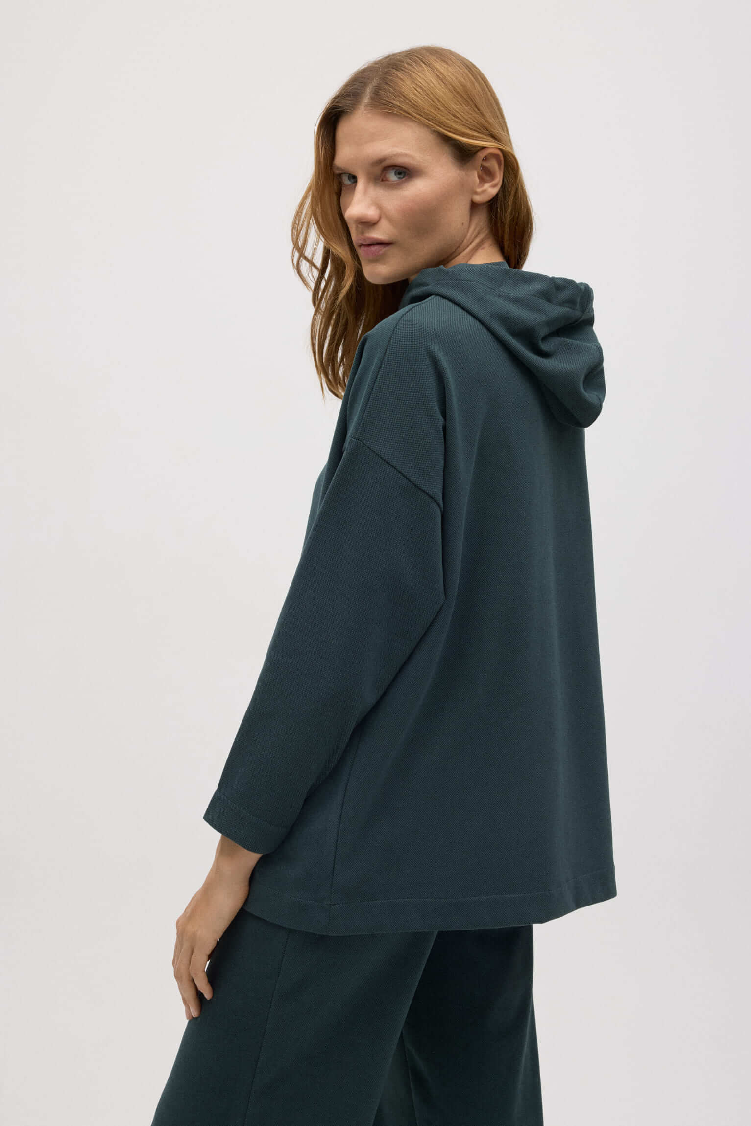 70668-3-sudadera-calida-capucha-ajustable-con-textura-verde-botella