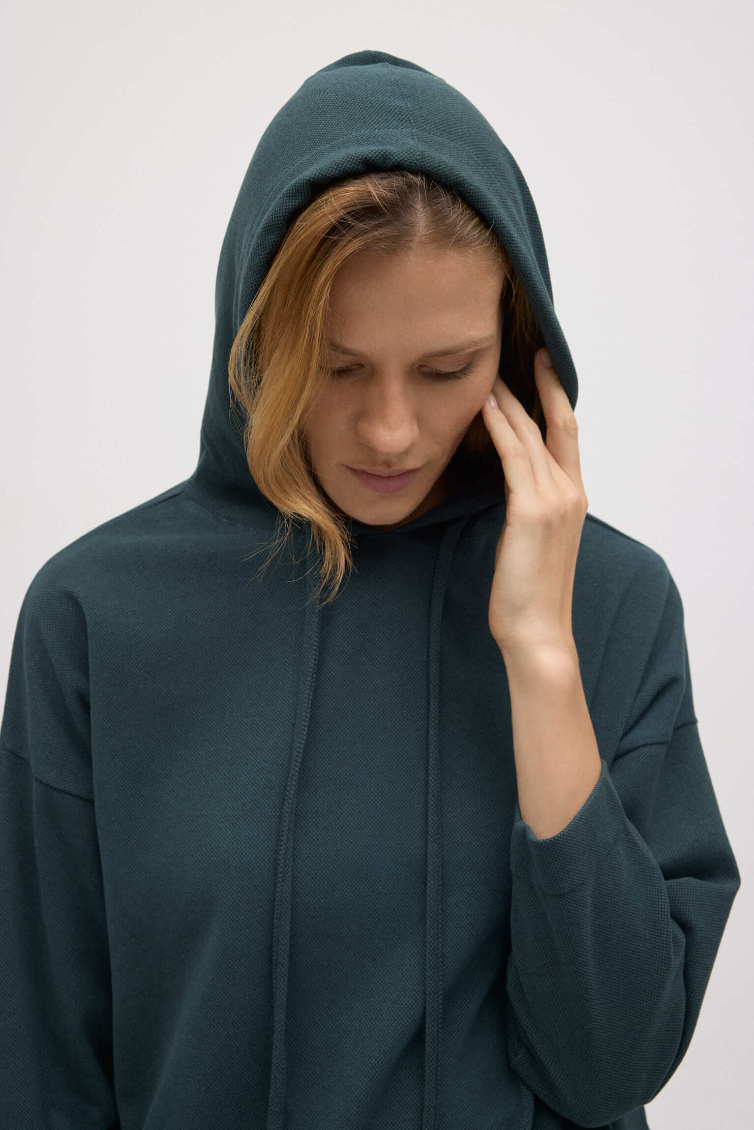 70668-4-sudadera-calida-capucha-ajustable-con-textura-verde-botella