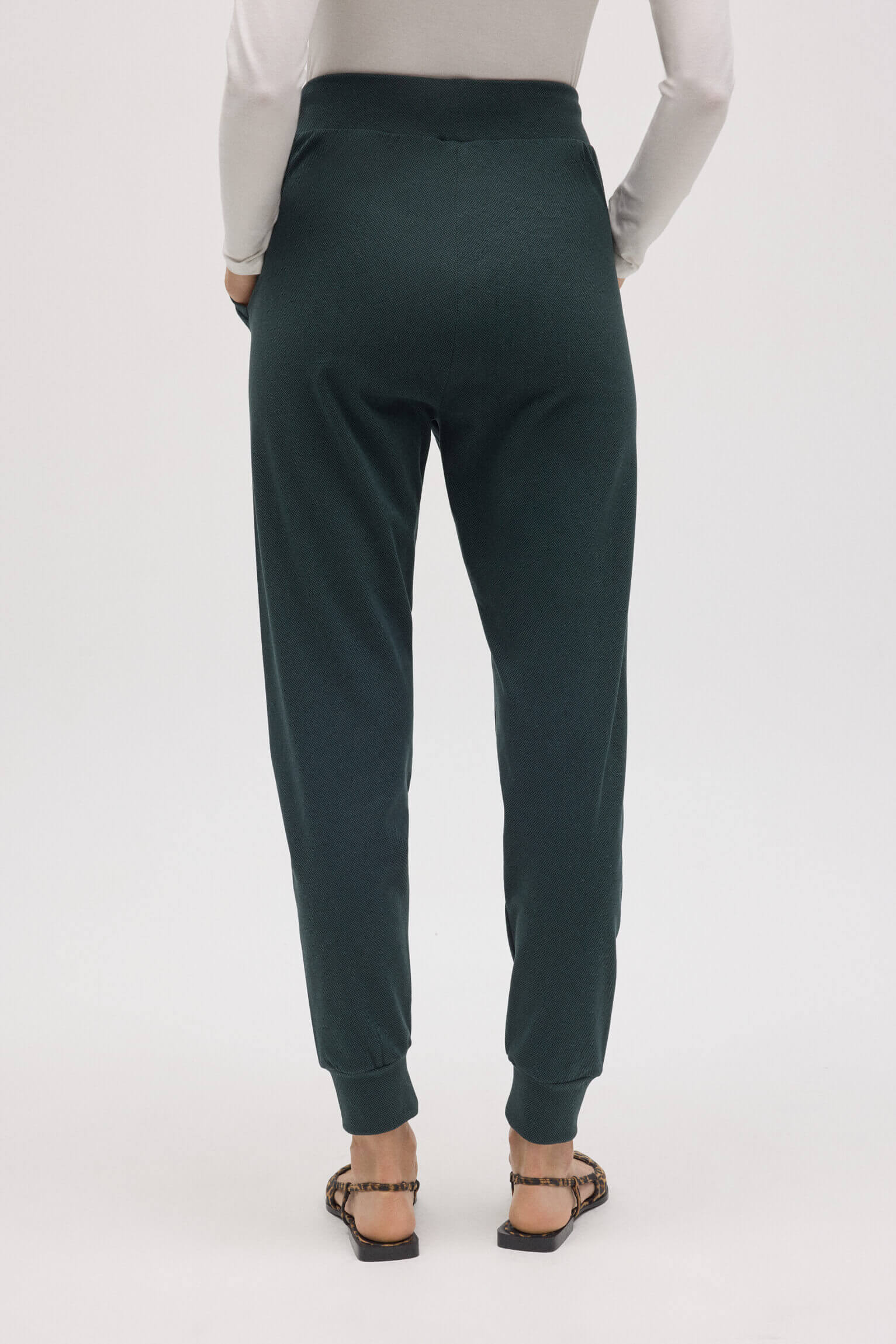 70670-3-pantalon-jogger-con-textura-verde-botella