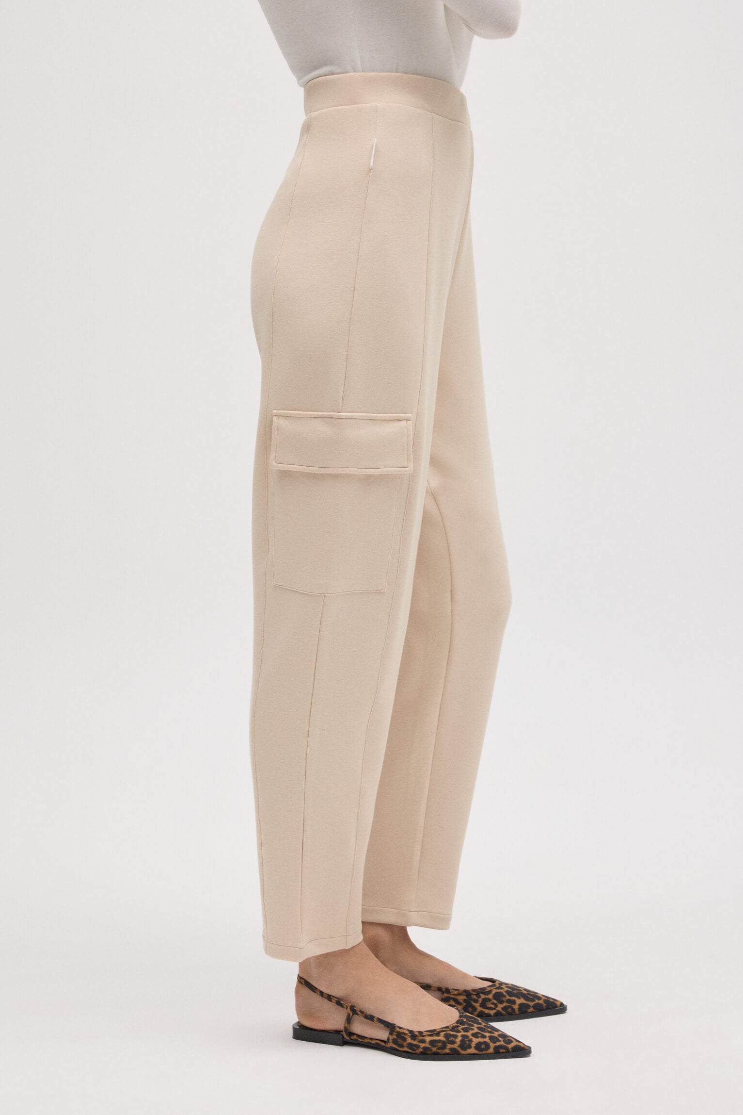 70678-3-pantalon-cargo-fluido-marfil