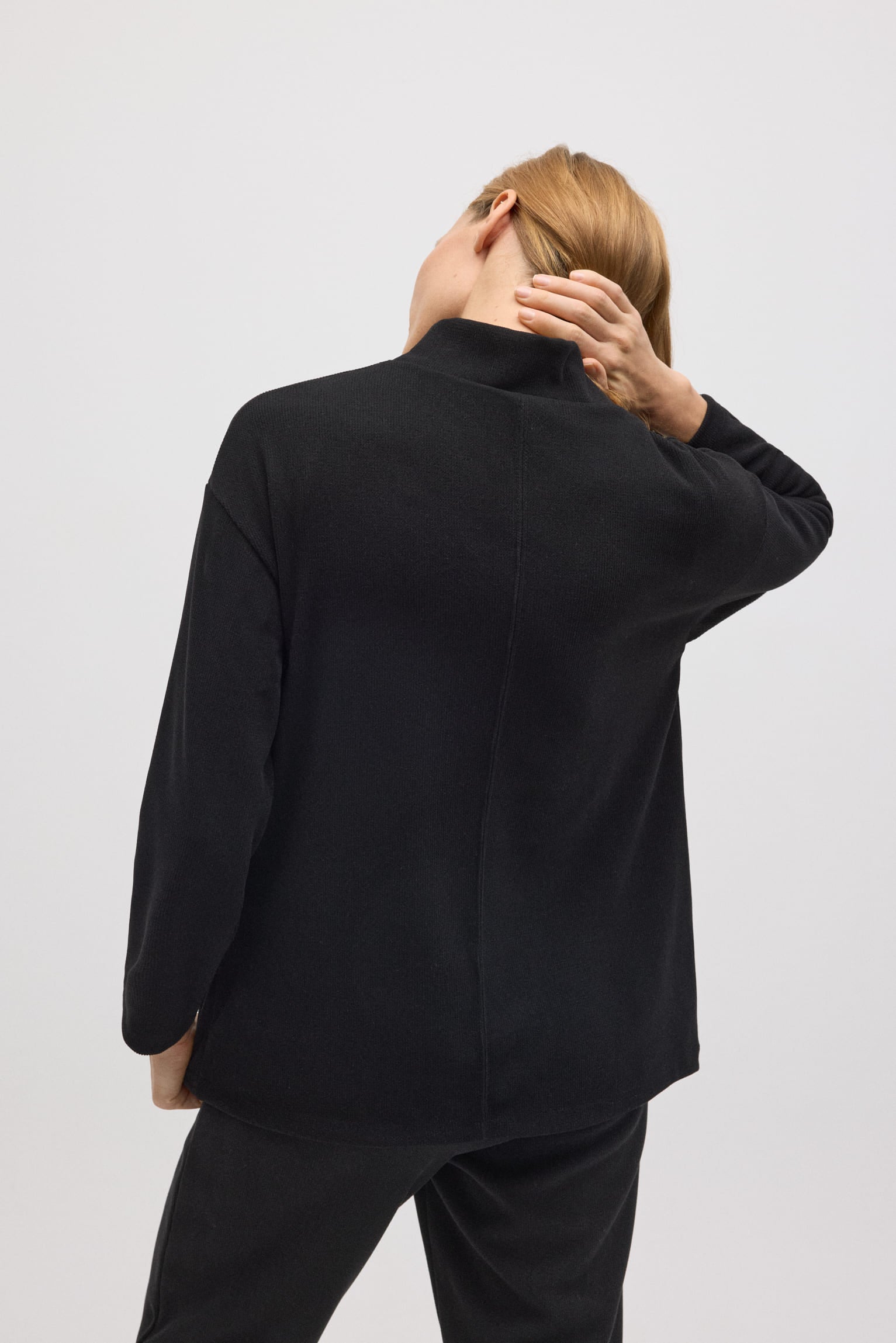70682-3-jersey-cuello-perkins-efecto-pana-negro