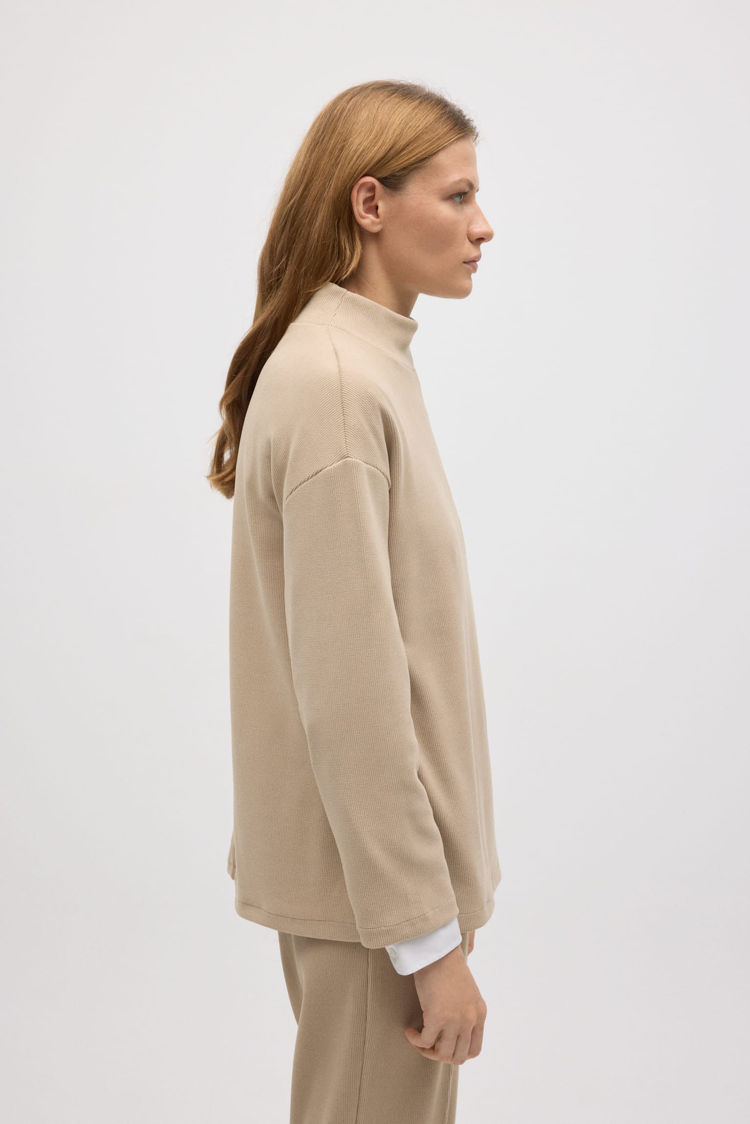 70682-4-jersey-cuello-perkins-efecto-pana-beige