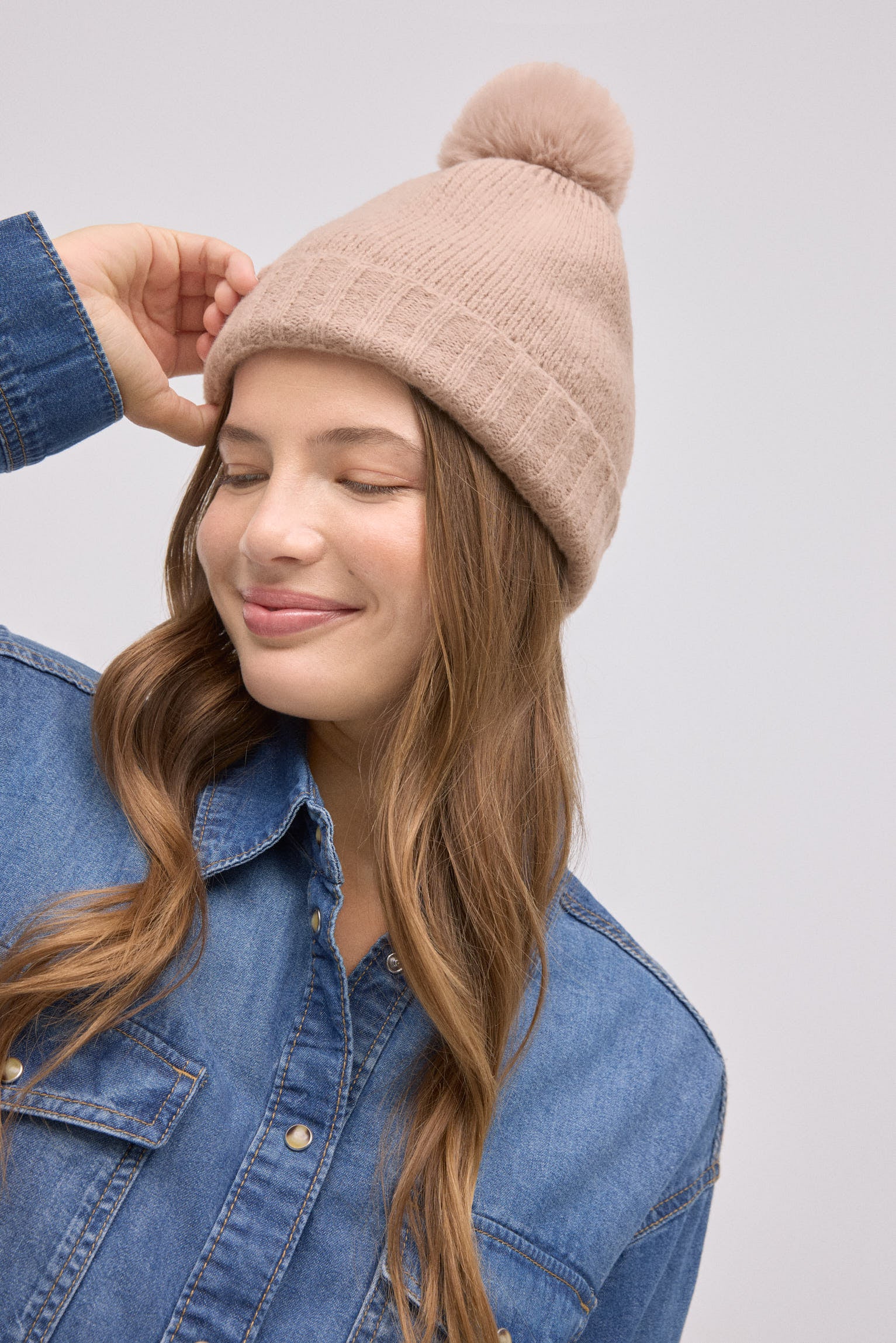 70688-5-gorro-con-pompon-beige