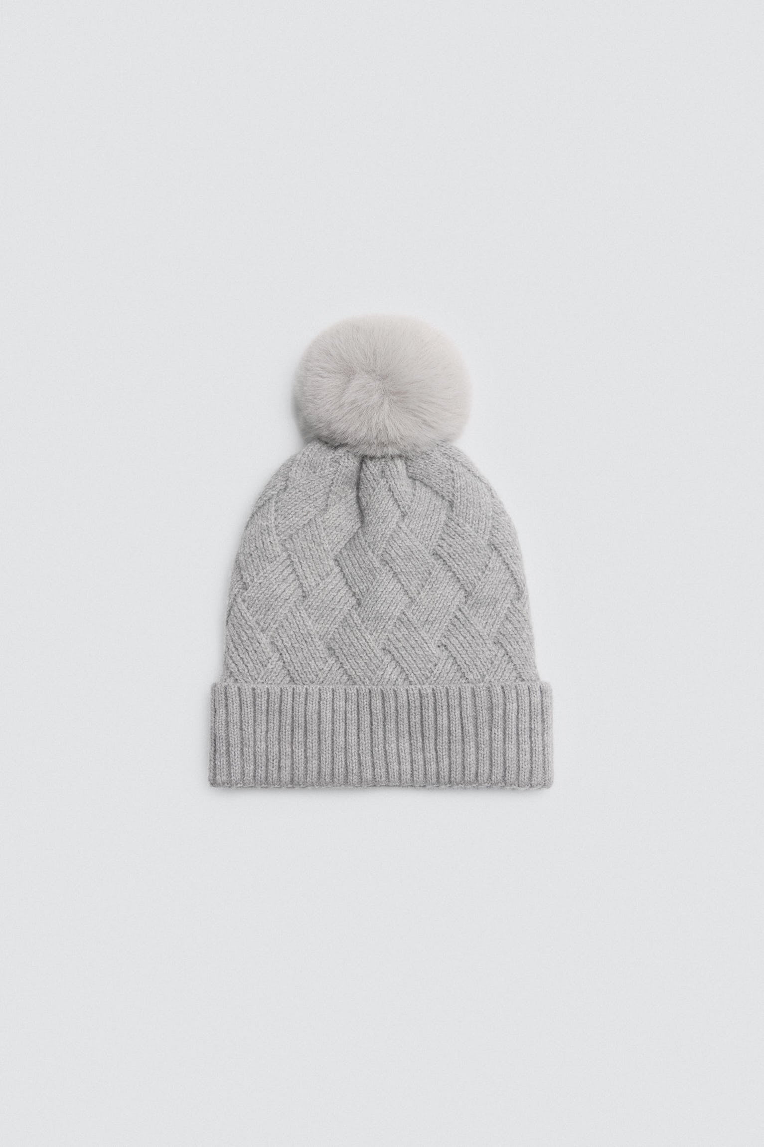 70690-1-gorro-afelpado-con-pompon